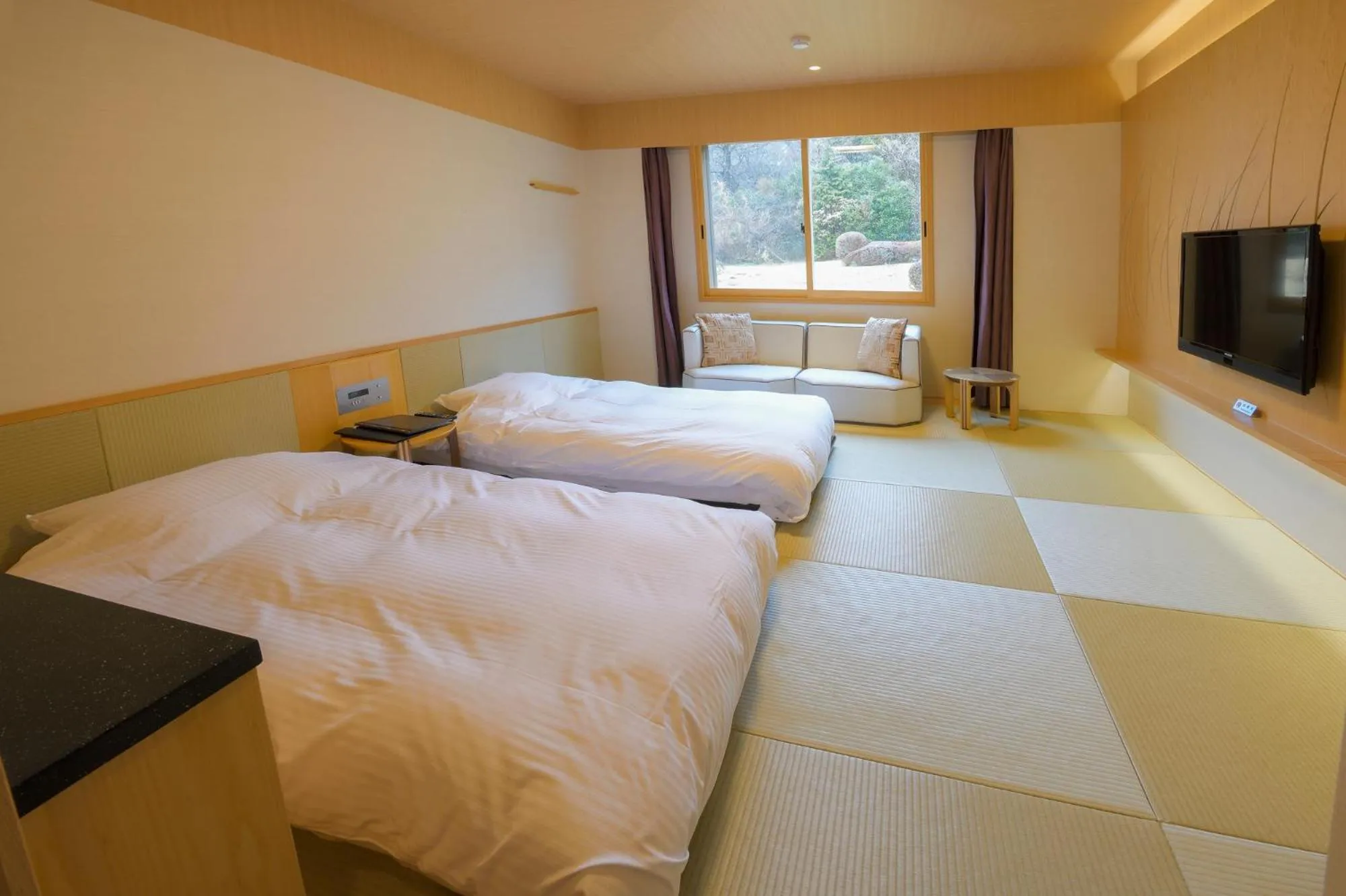 Photo of the whole room in Hakone Lake Hotel