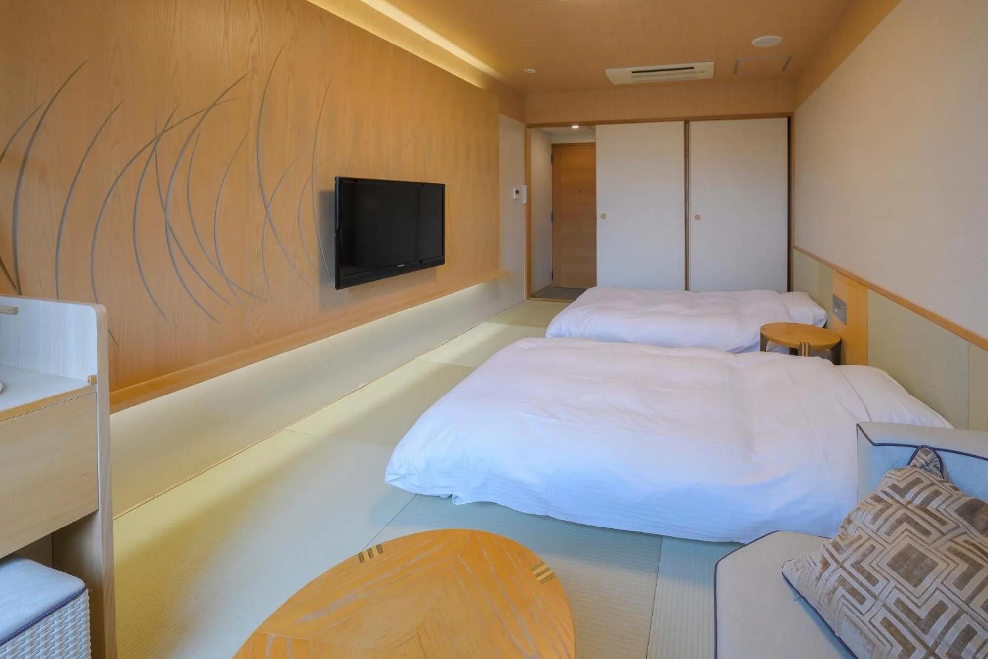 Photo of the whole room in Hakone Lake Hotel