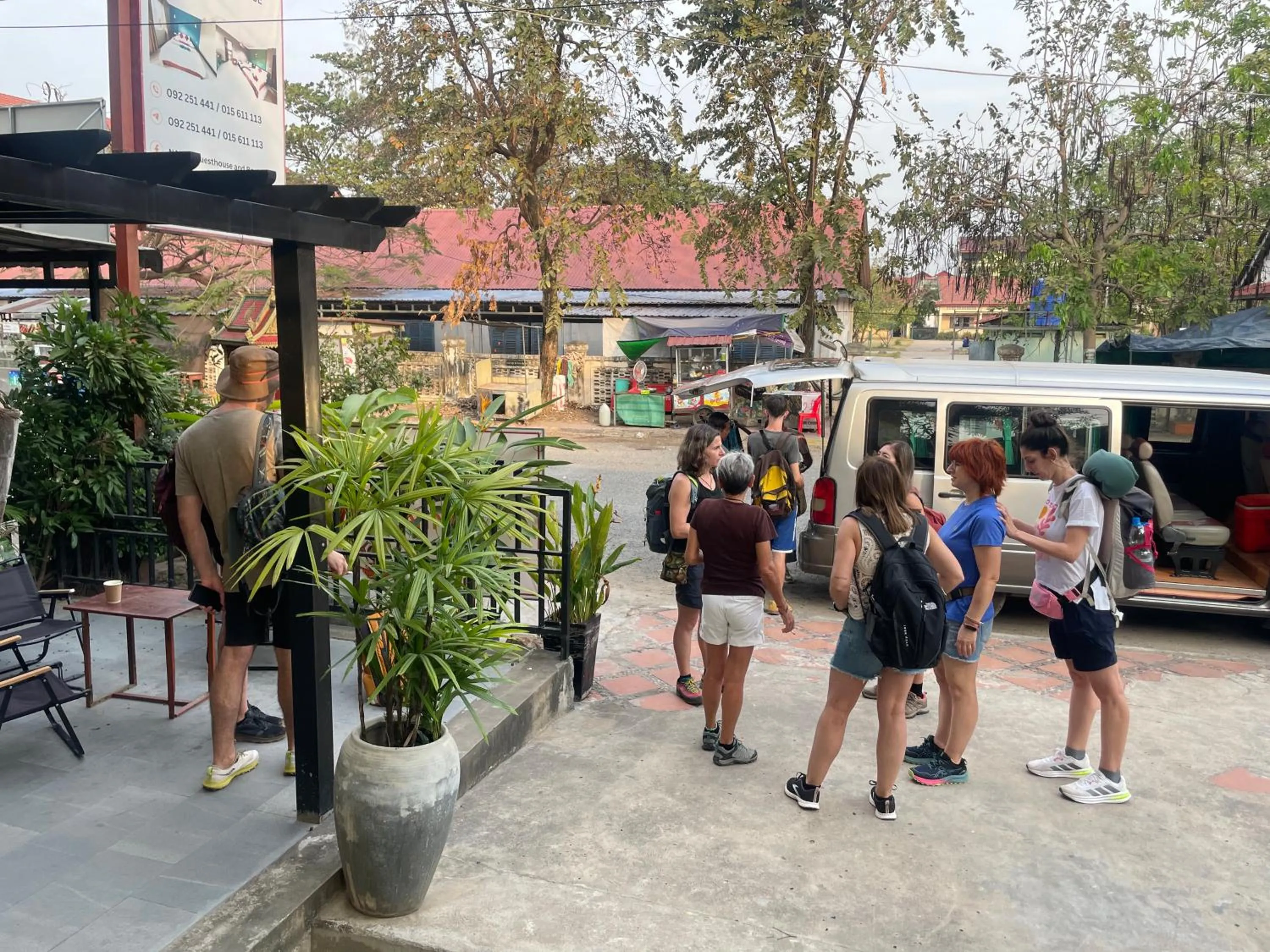 Neakru Guesthouse and Restaurant