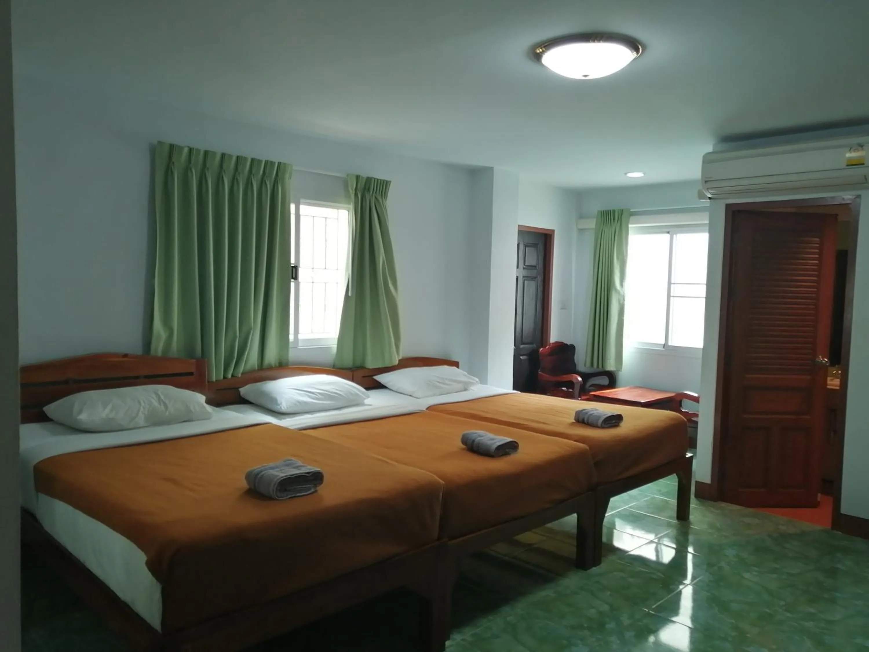 Bedroom, Bed in Jardin