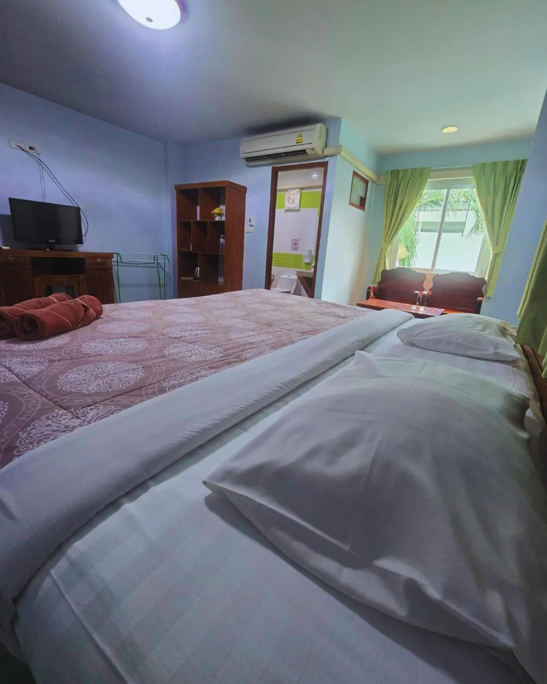 Photo of the whole room, Bed in Jardin