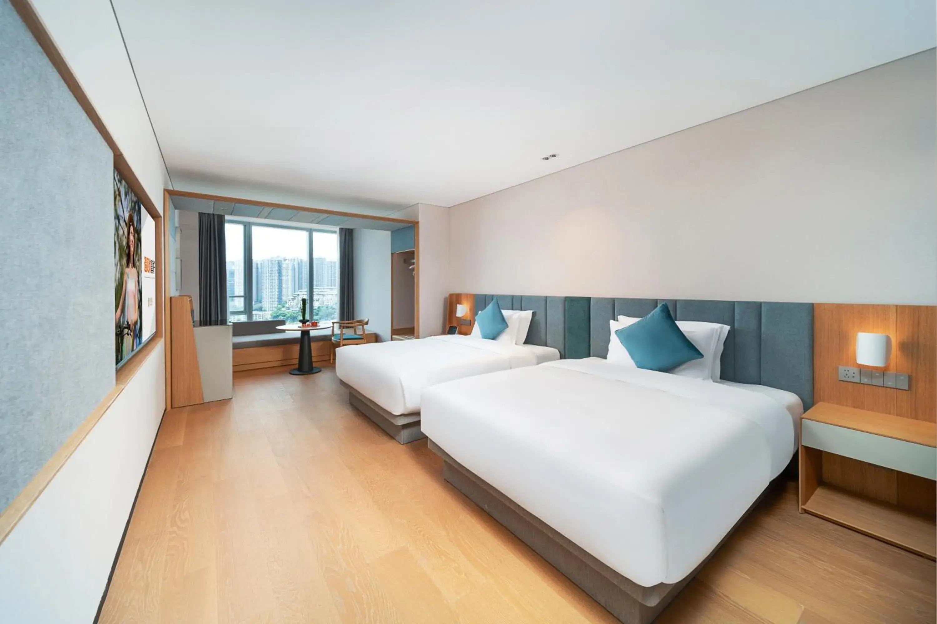 Deluxe Twin Room With River View in Pagoda Hotel Of SSAW ChongQing International Land-sea Deluxe Twin Room With River View in Pagoda Hotel Of SSAW ChongQing International Land-sea