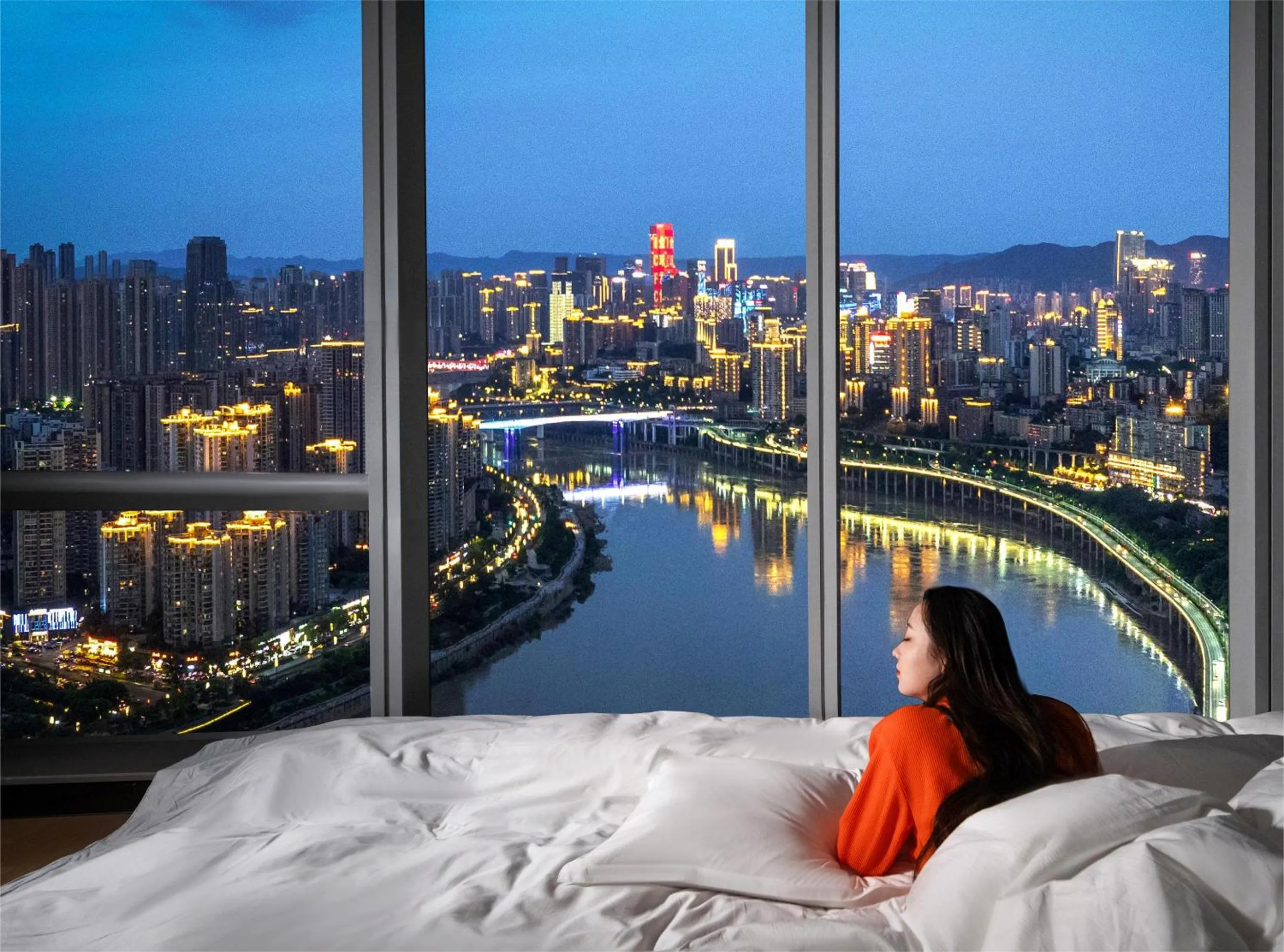 Night, Bed in Pagoda Hotel Of SSAW ChongQing International Land-sea