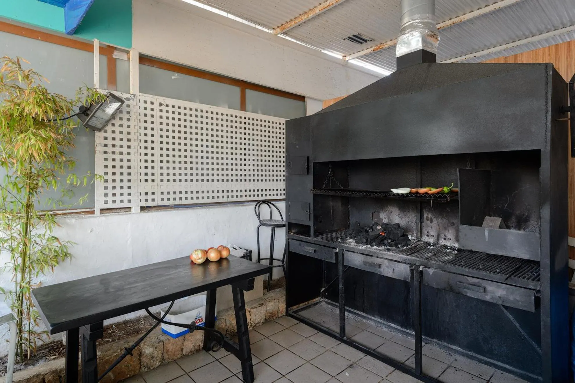 Restaurant/places to eat in Apartamentos San Antonio Beach