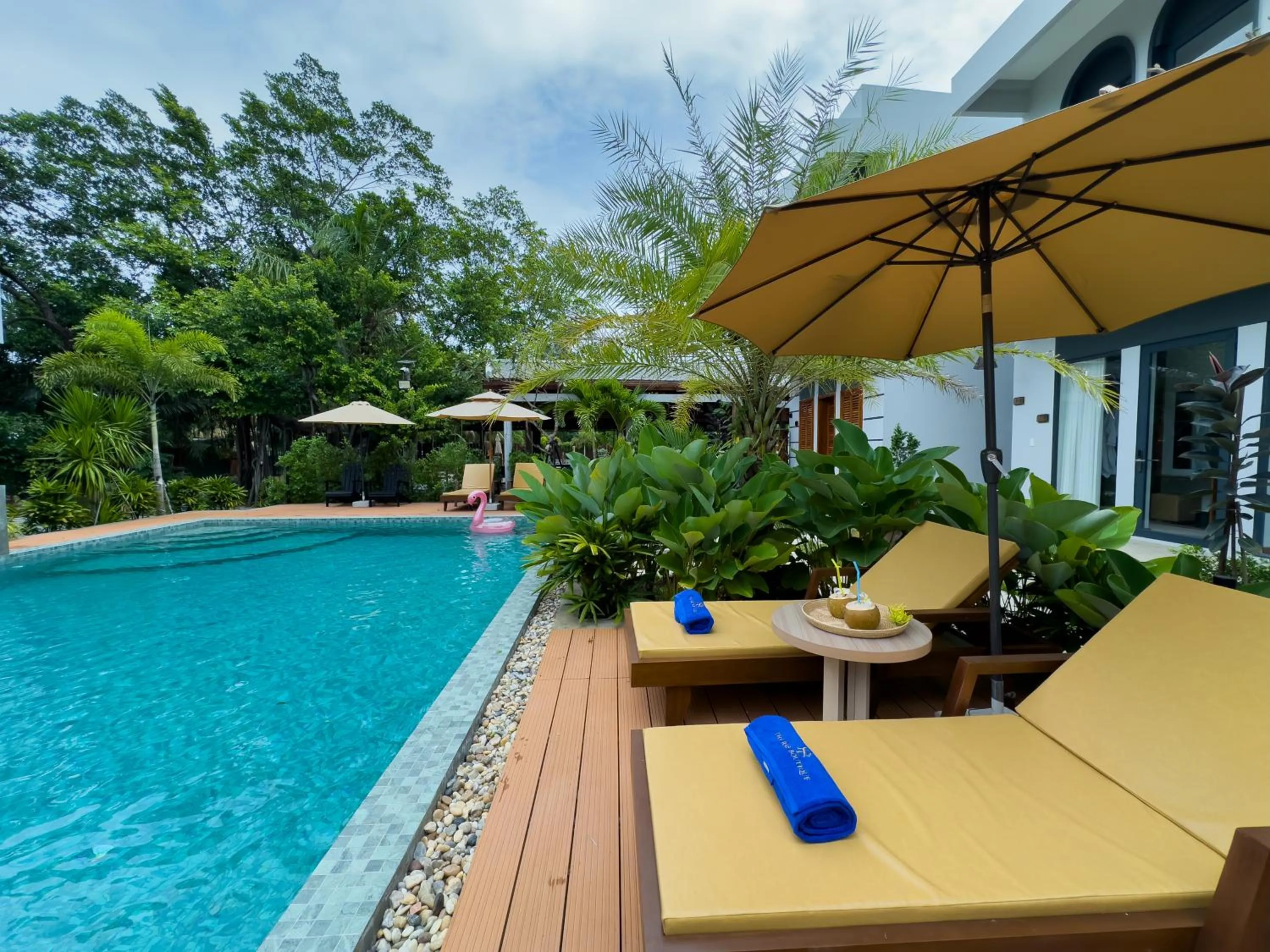 Property building in The R&B Boutique