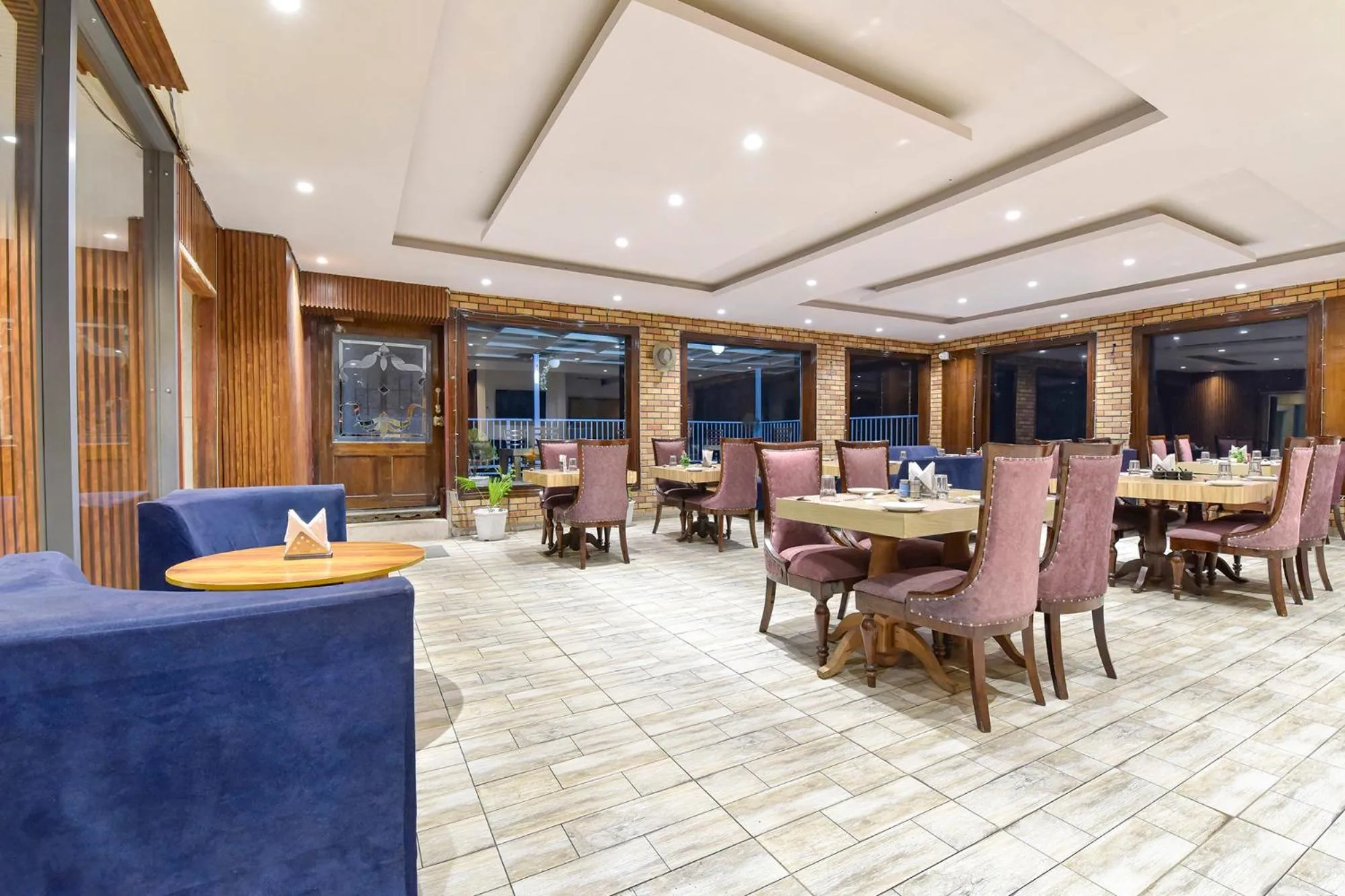 Restaurant/places to eat in FabHotel Green Acres