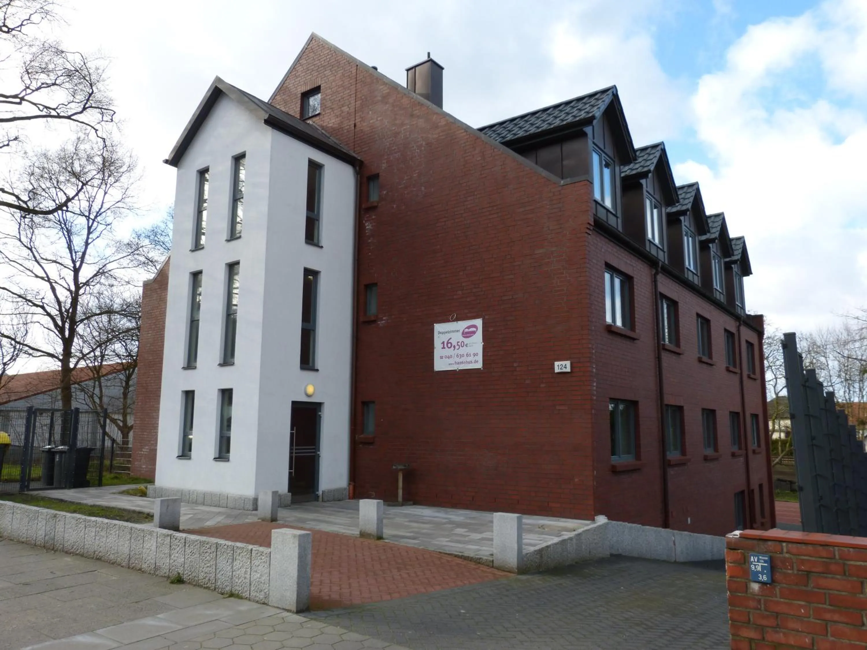 Facade/entrance in Hansehus