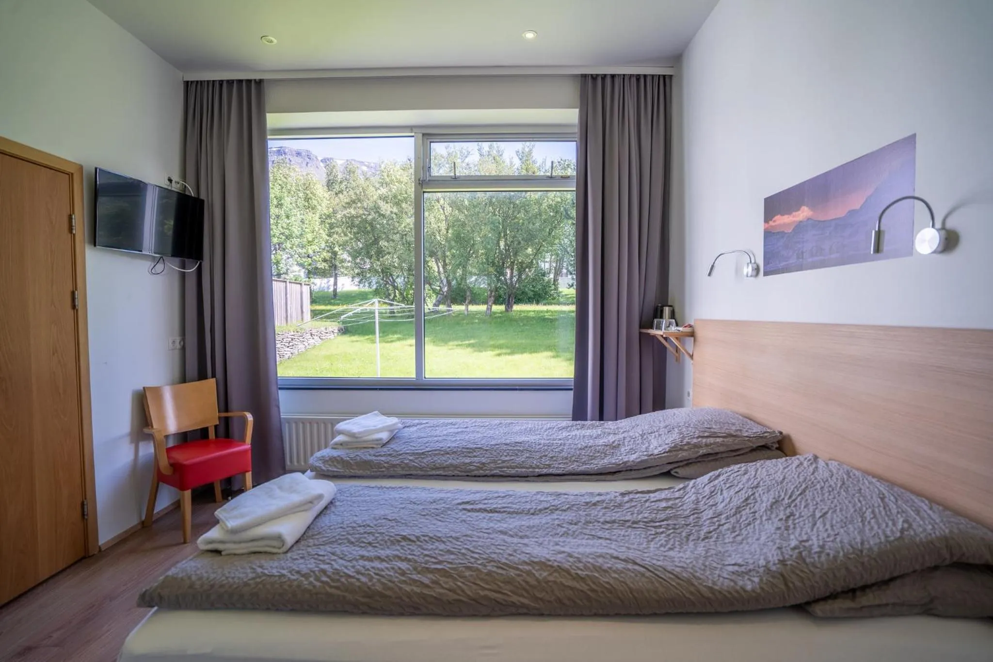 Property building, Bed in Hotel Eskifjörður