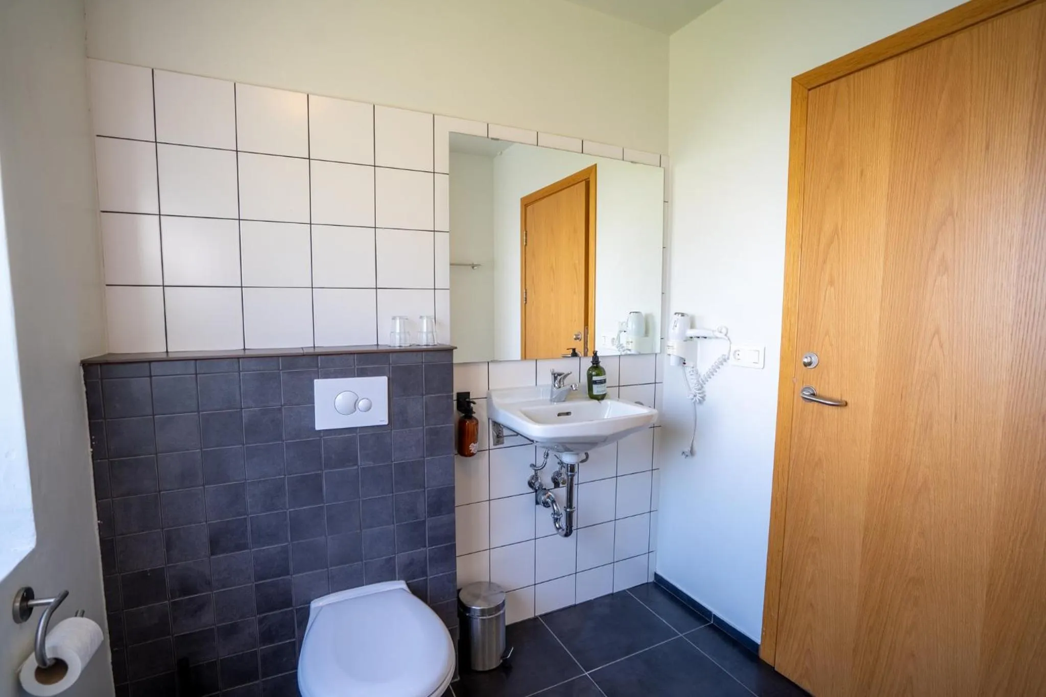 Bathroom in Hotel Eskifjörður