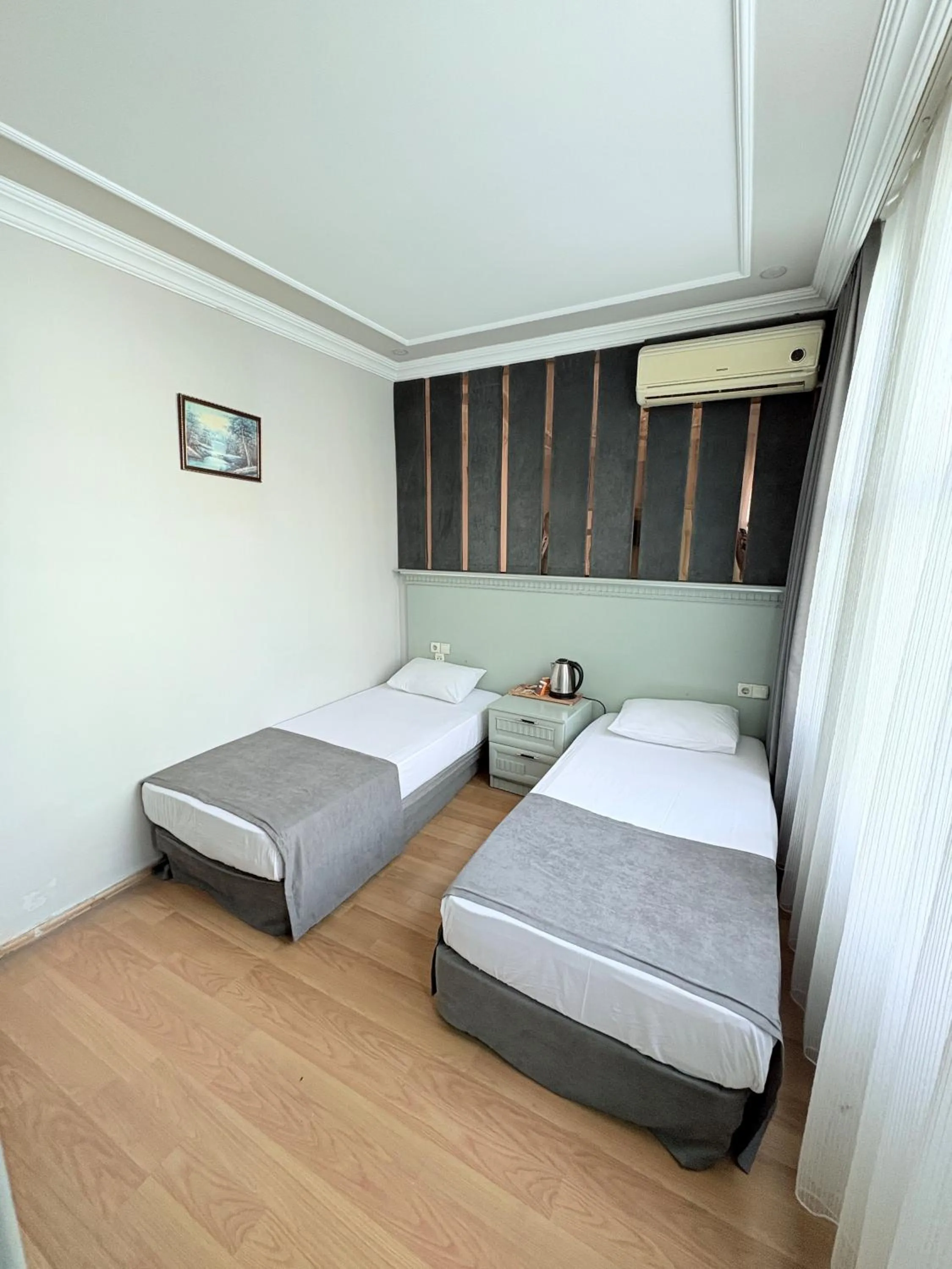 Photo of the whole room, Bed in Grand Hurriyet Hotel