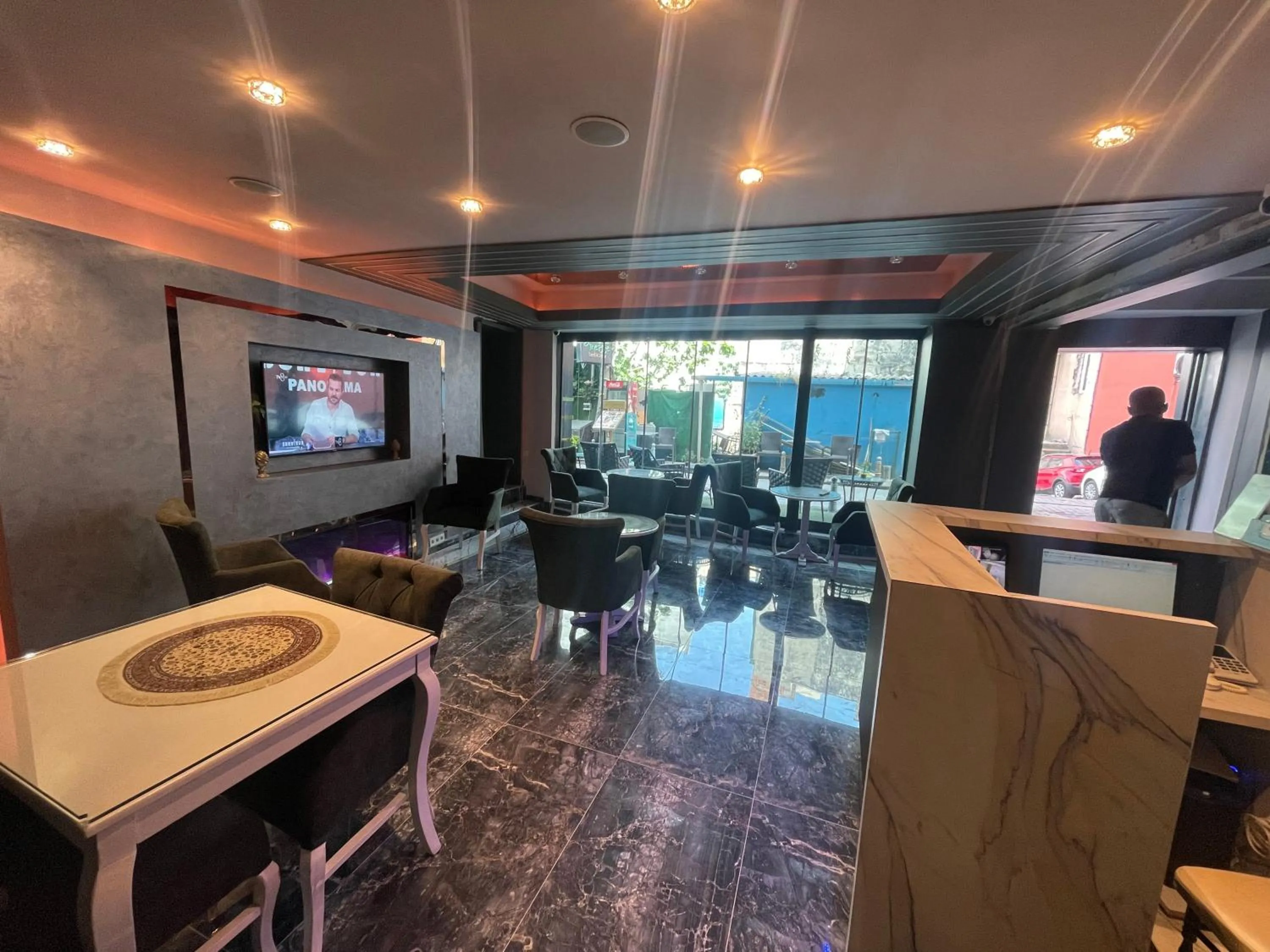 Communal lounge/ TV room in Grand Hurriyet Hotel