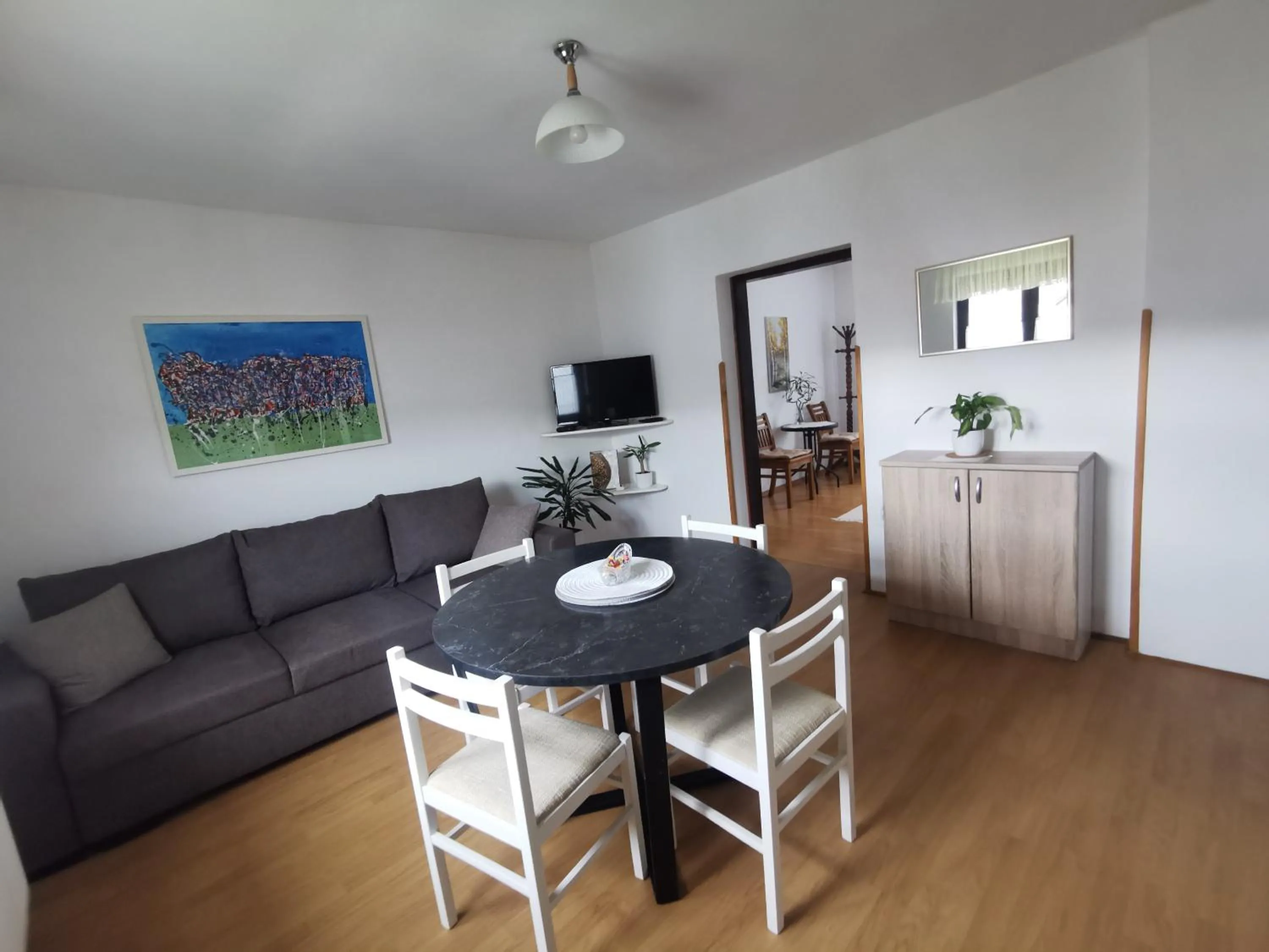 Day in Apartment Milka