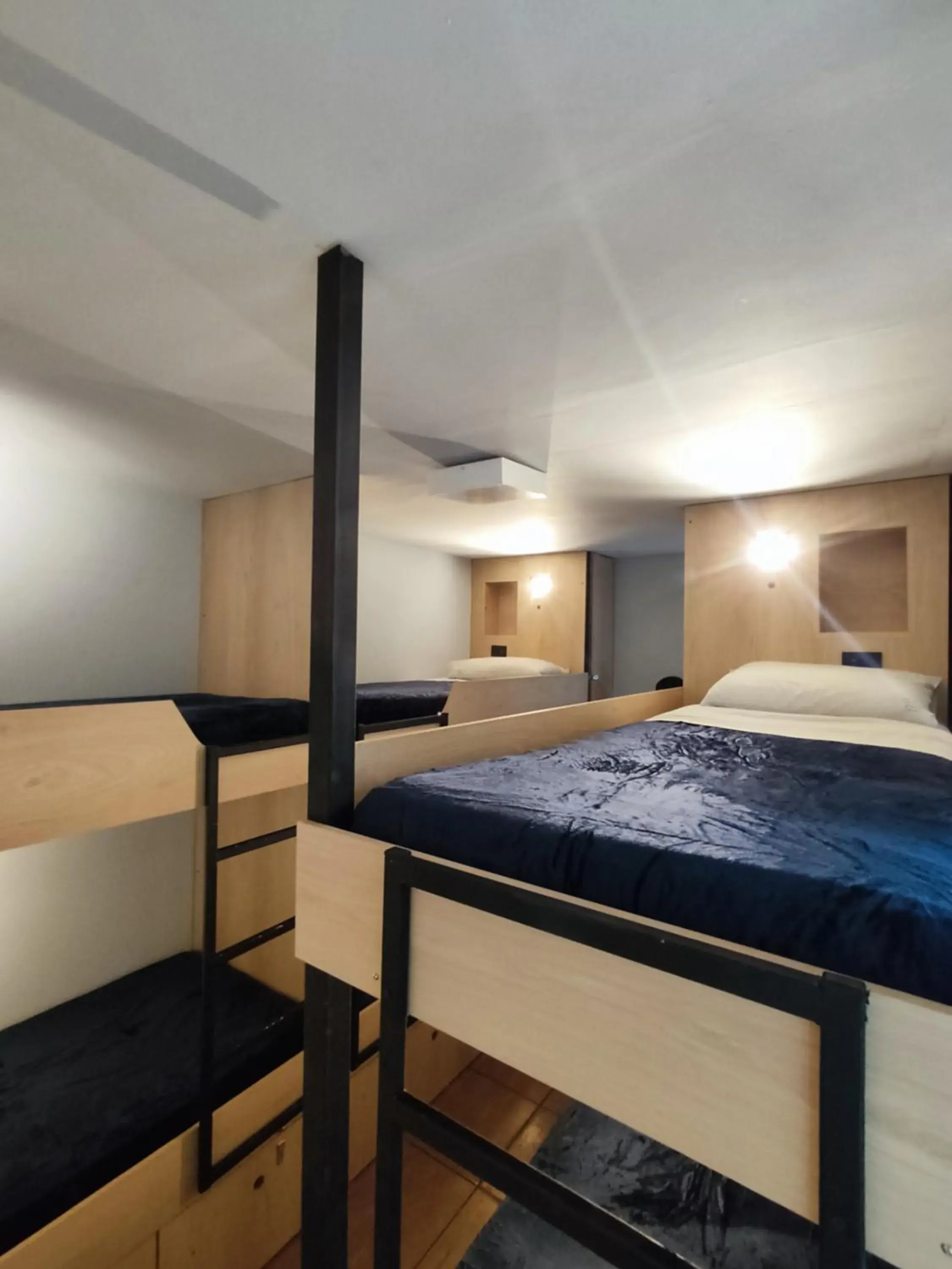 Bed in 6-Bed Female Dormitory Room in Mango Tree Ipanema Bed in 6-Bed Female Dormitory Room in Mango Tree Ipanema