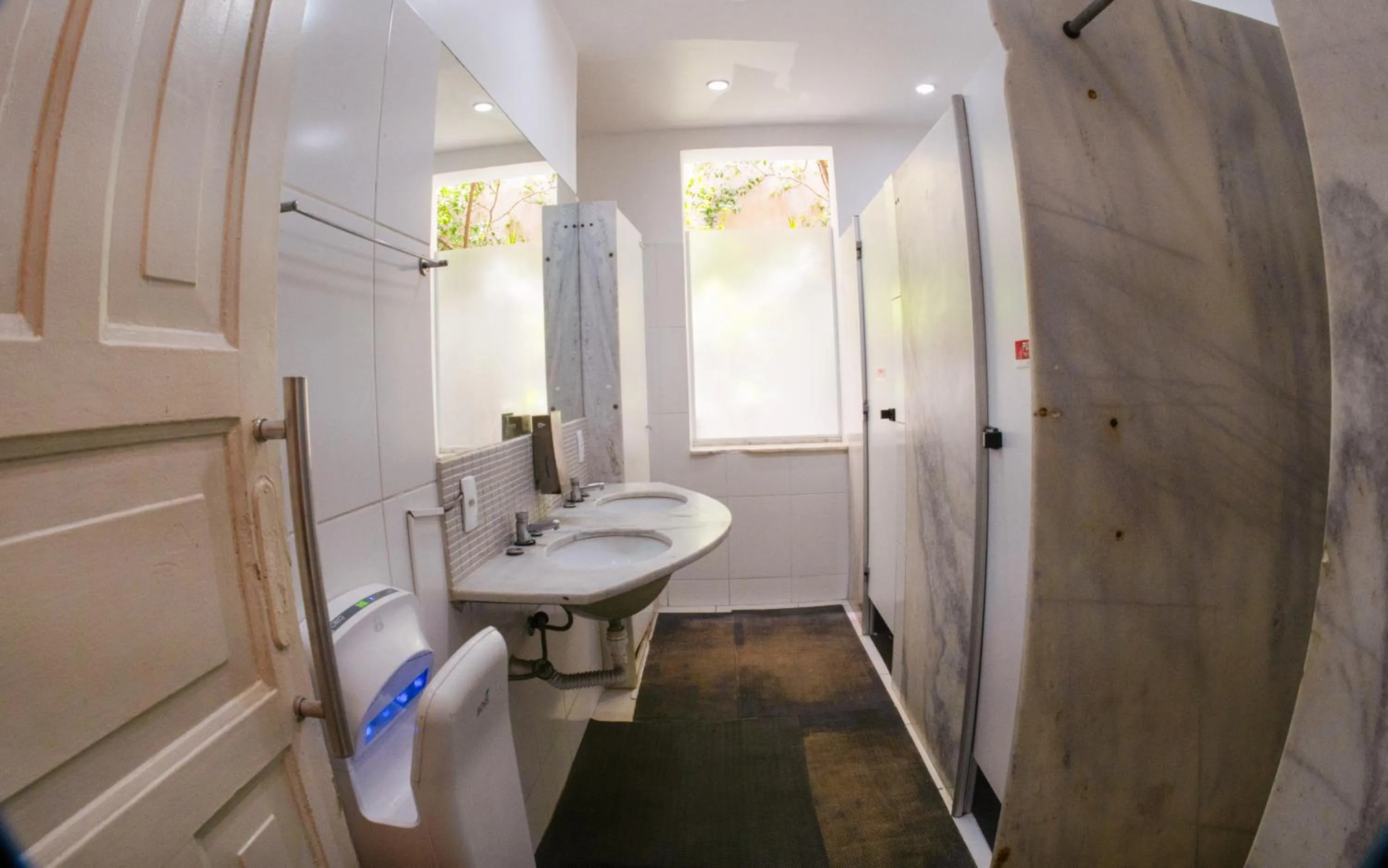 Bathroom in Mango Tree Ipanema