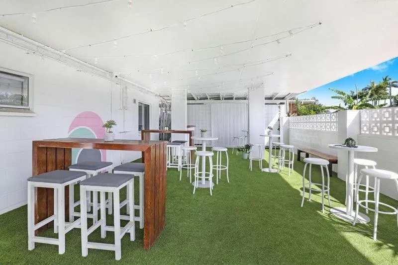 Property building in Palms on Parker Backpackers