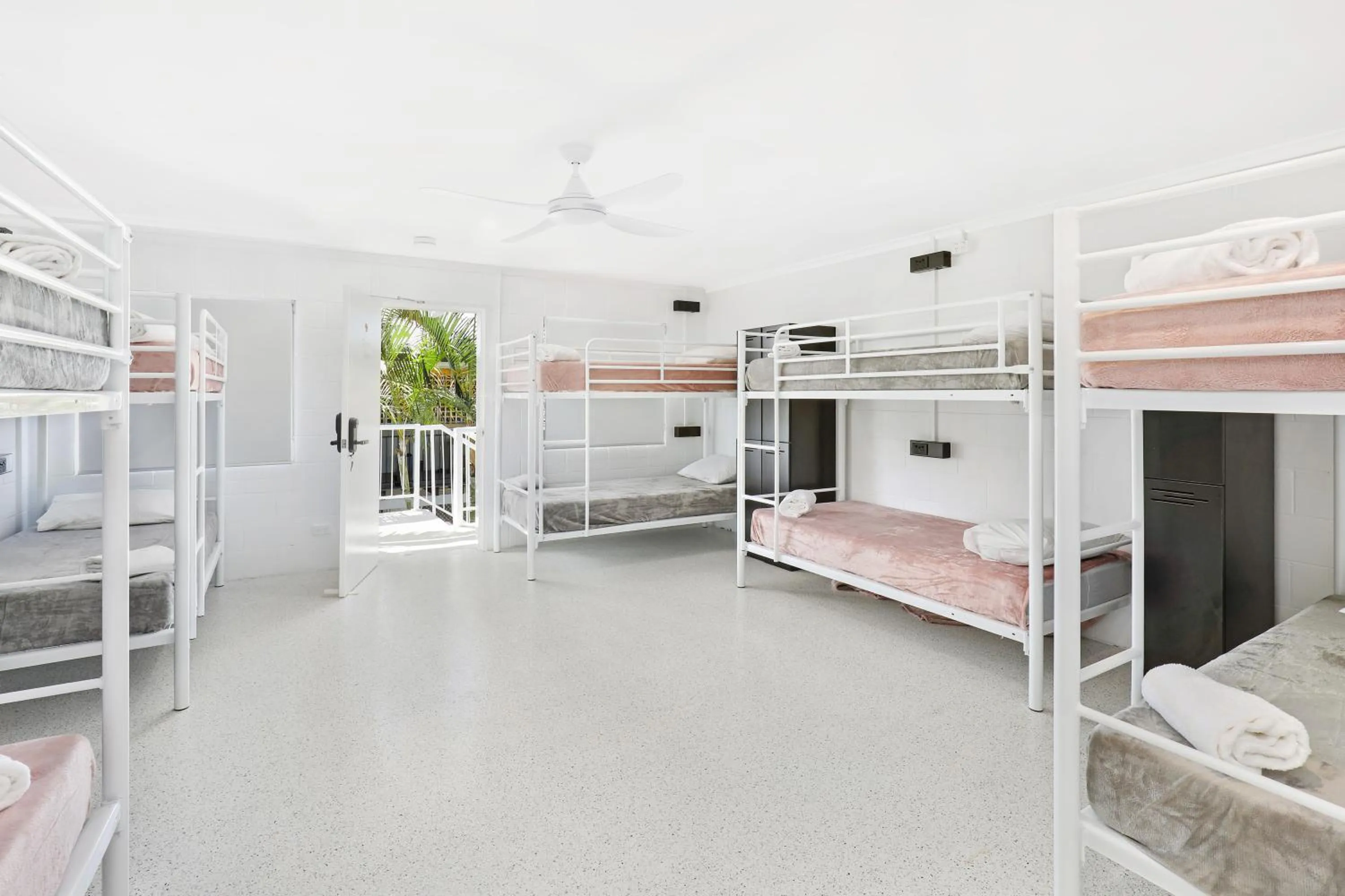 bunk bed, Bed in Palms on Parker Backpackers