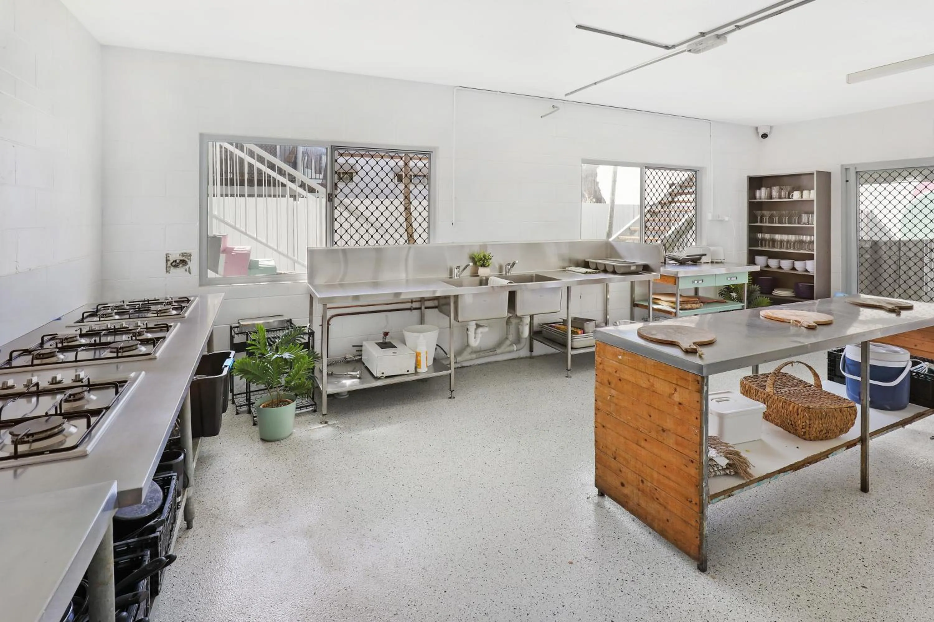 Communal kitchen in Palms on Parker Backpackers