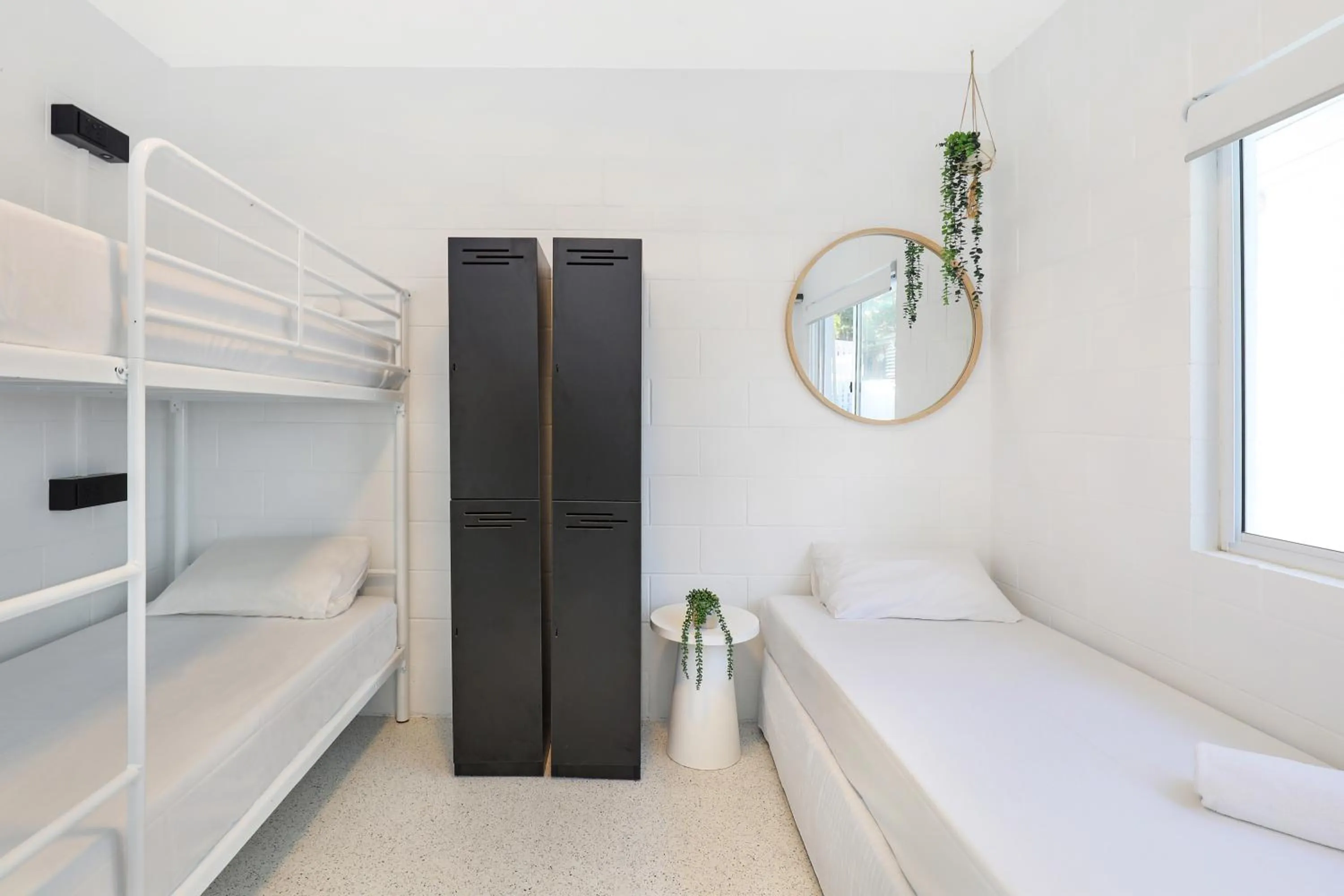 Photo of the whole room, Bed in Palms on Parker Backpackers