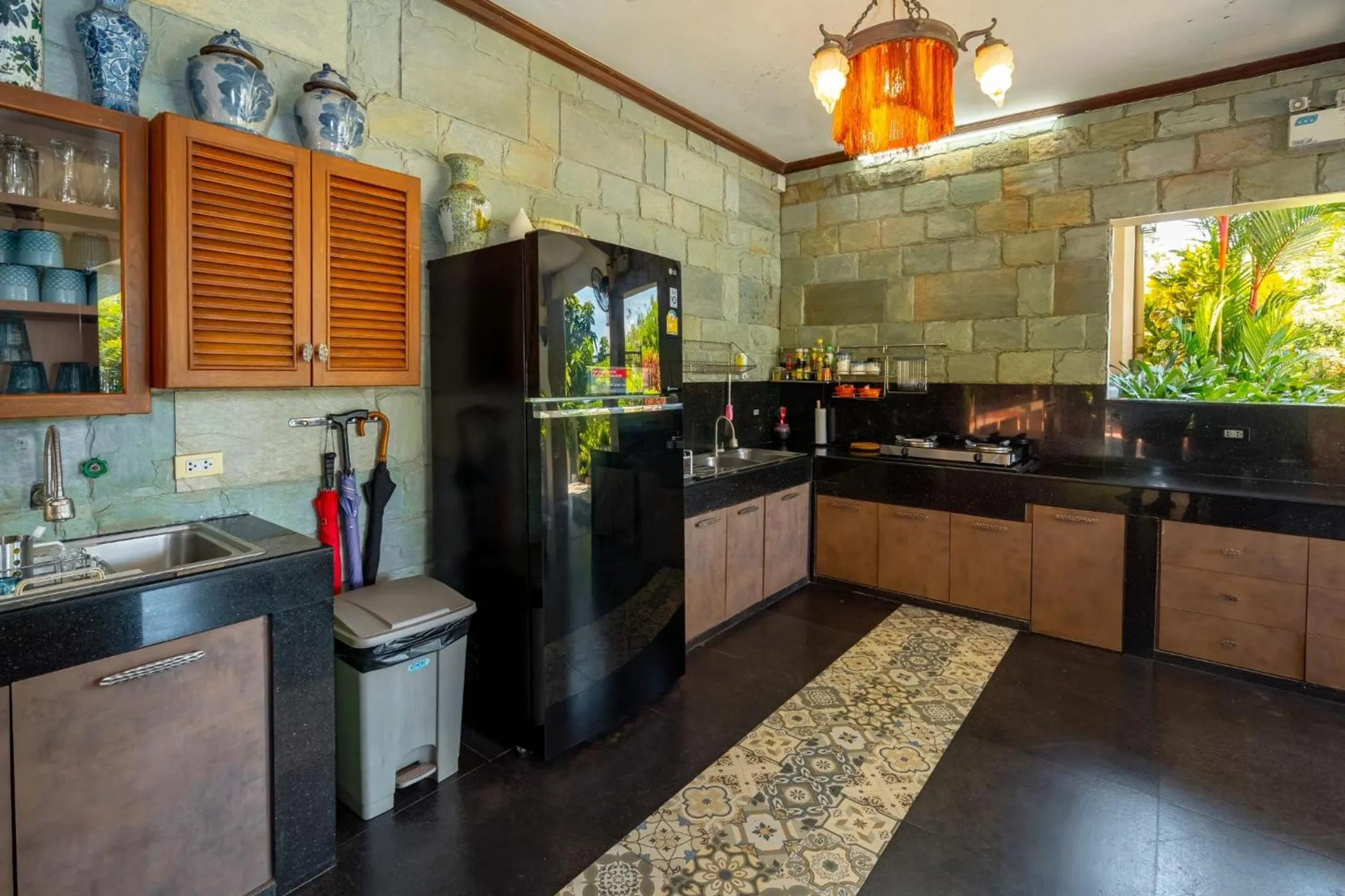 Kitchen or kitchenette in Ocean Pearl Seaview Residence