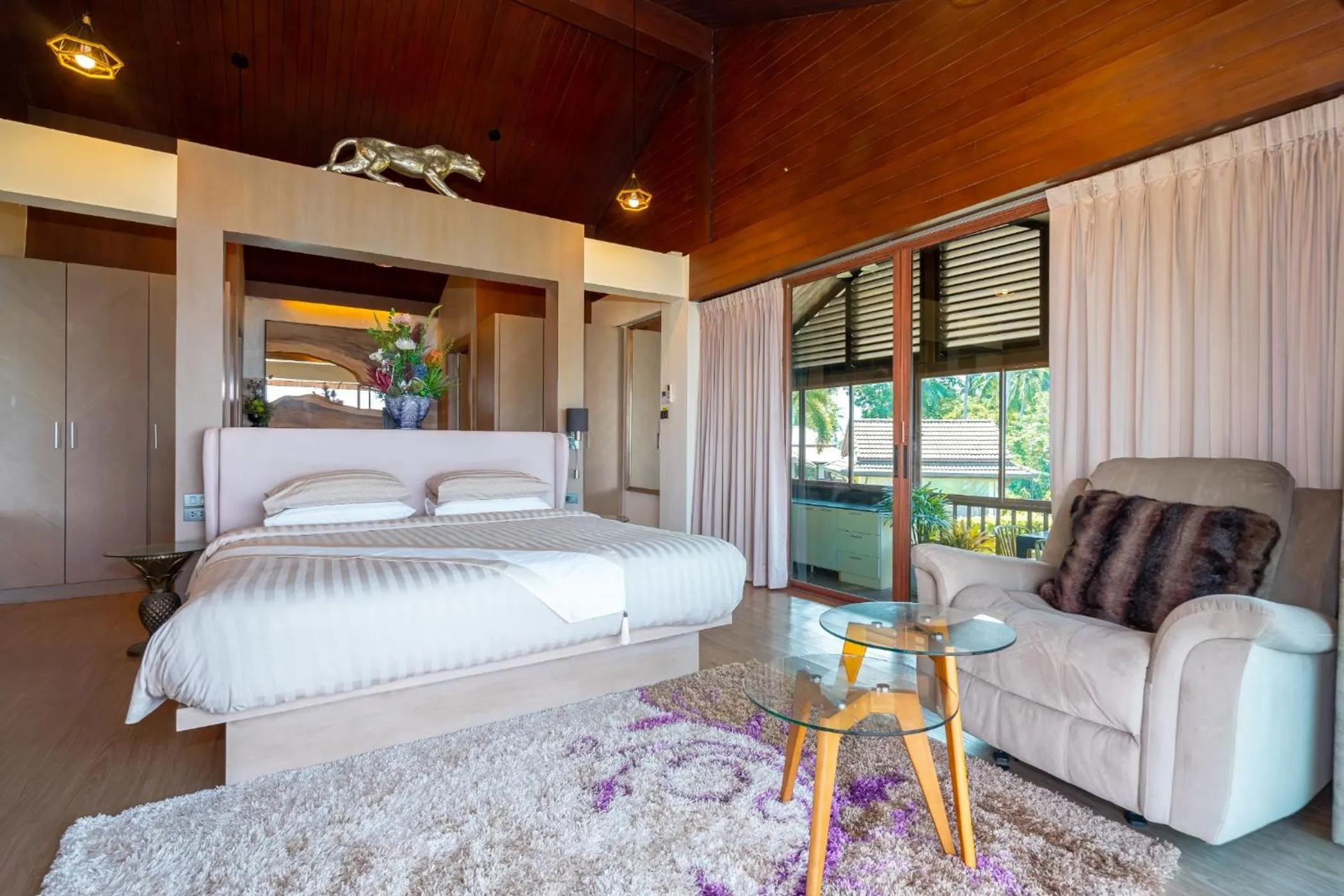 Bed in Ocean Pearl Seaview Residence