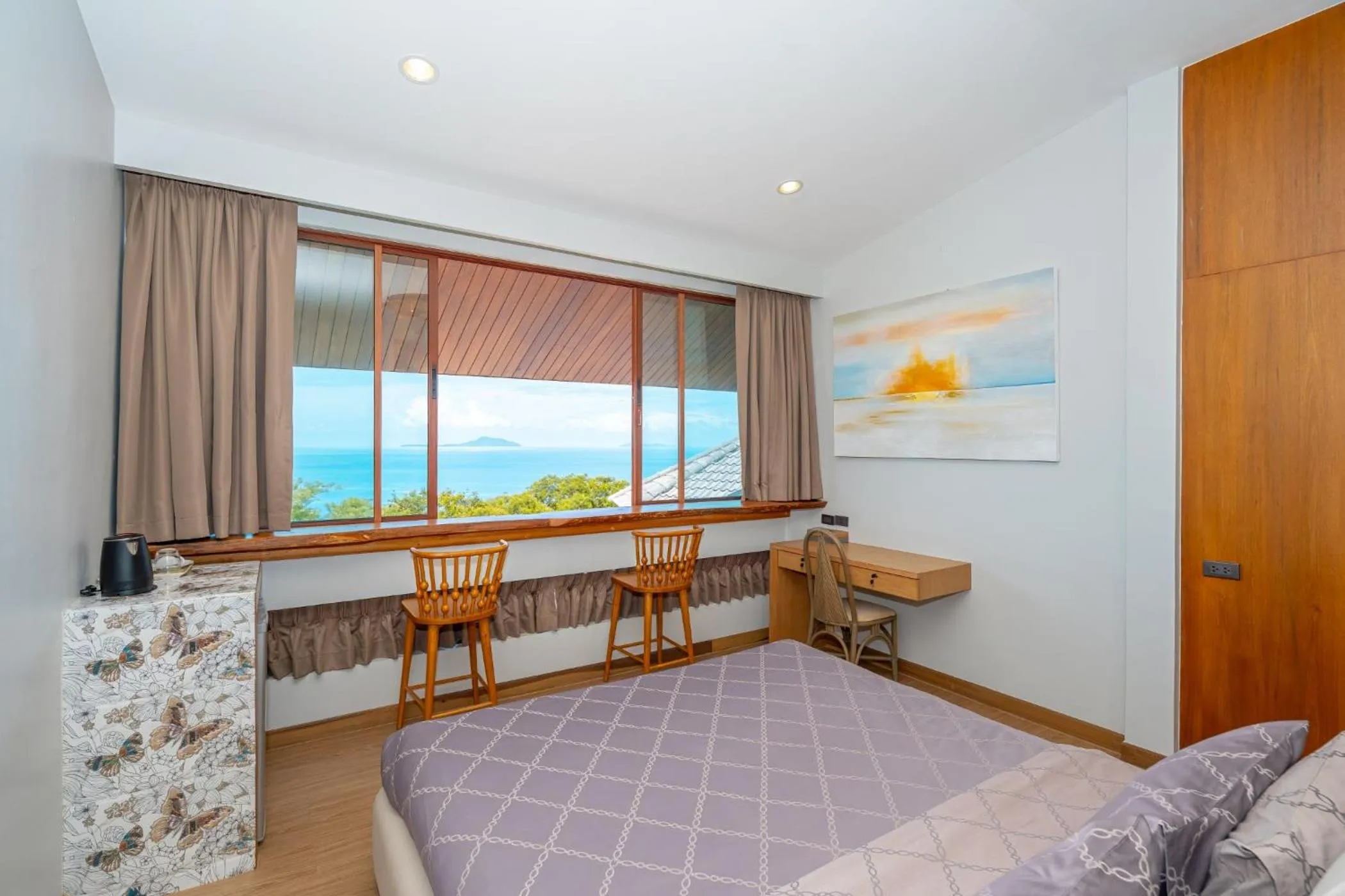 Bed in Ocean Pearl Seaview Residence