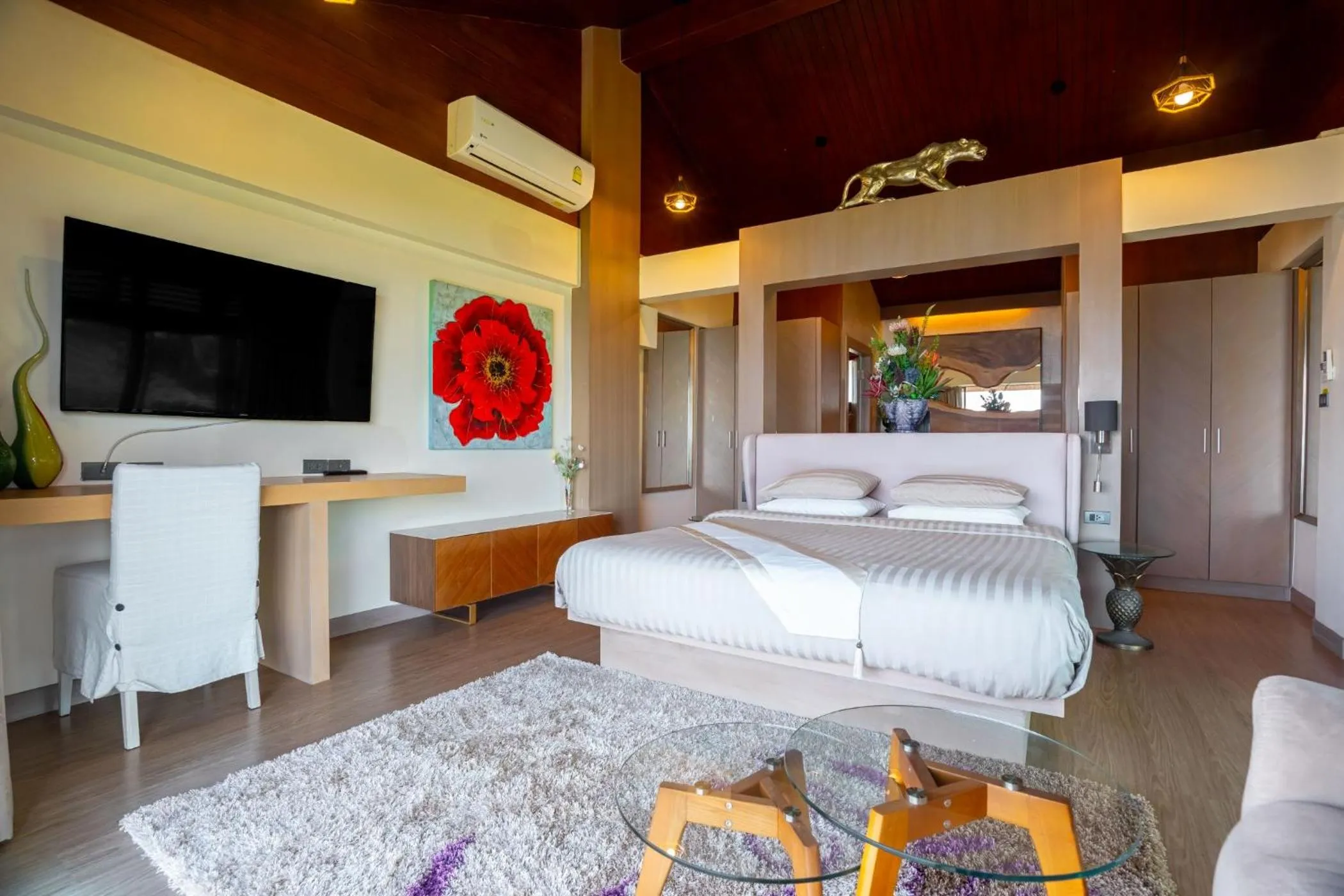 Bed in Ocean Pearl Seaview Residence