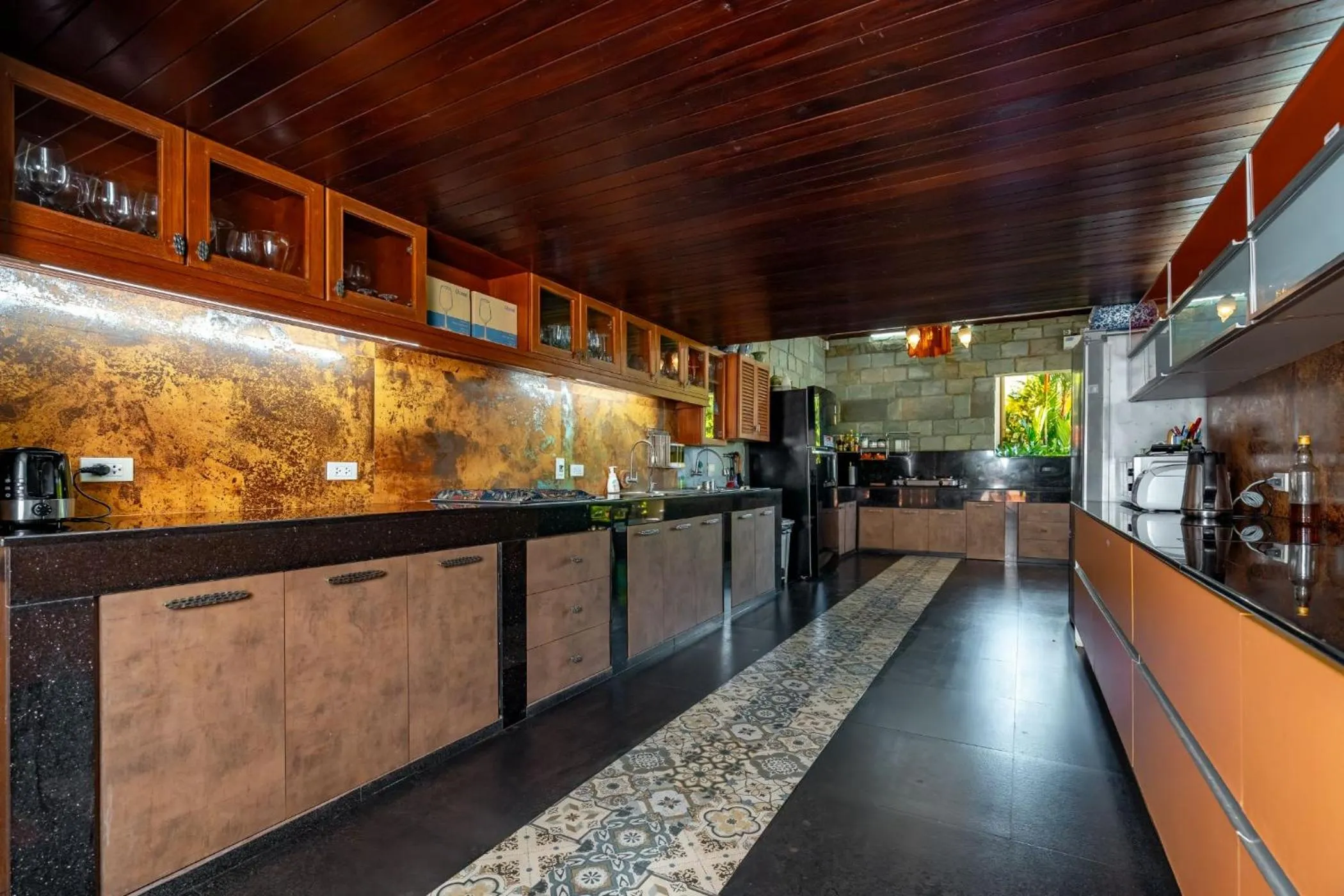 Kitchen or kitchenette in Ocean Pearl Seaview Residence