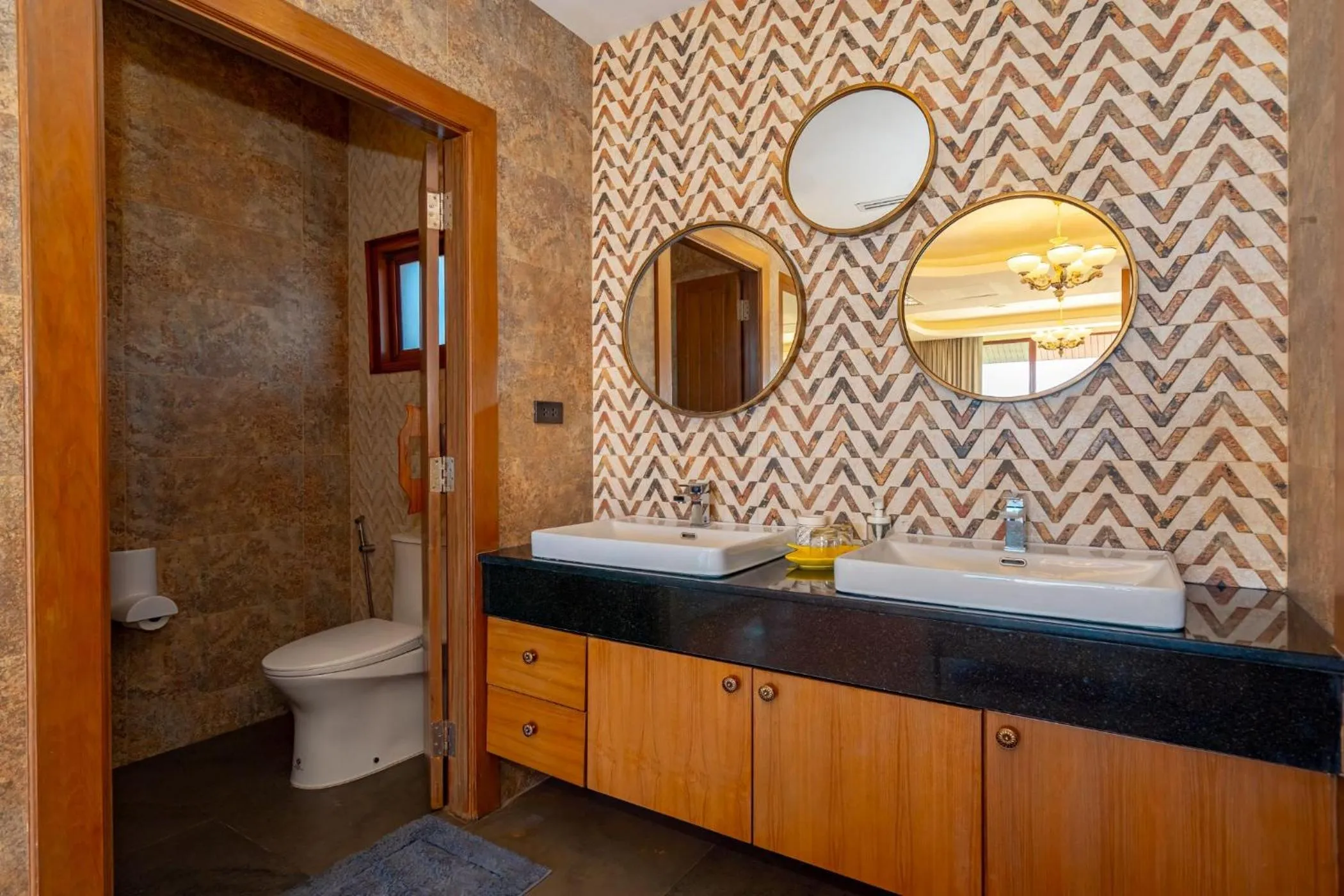 Shower in Ocean Pearl Seaview Residence