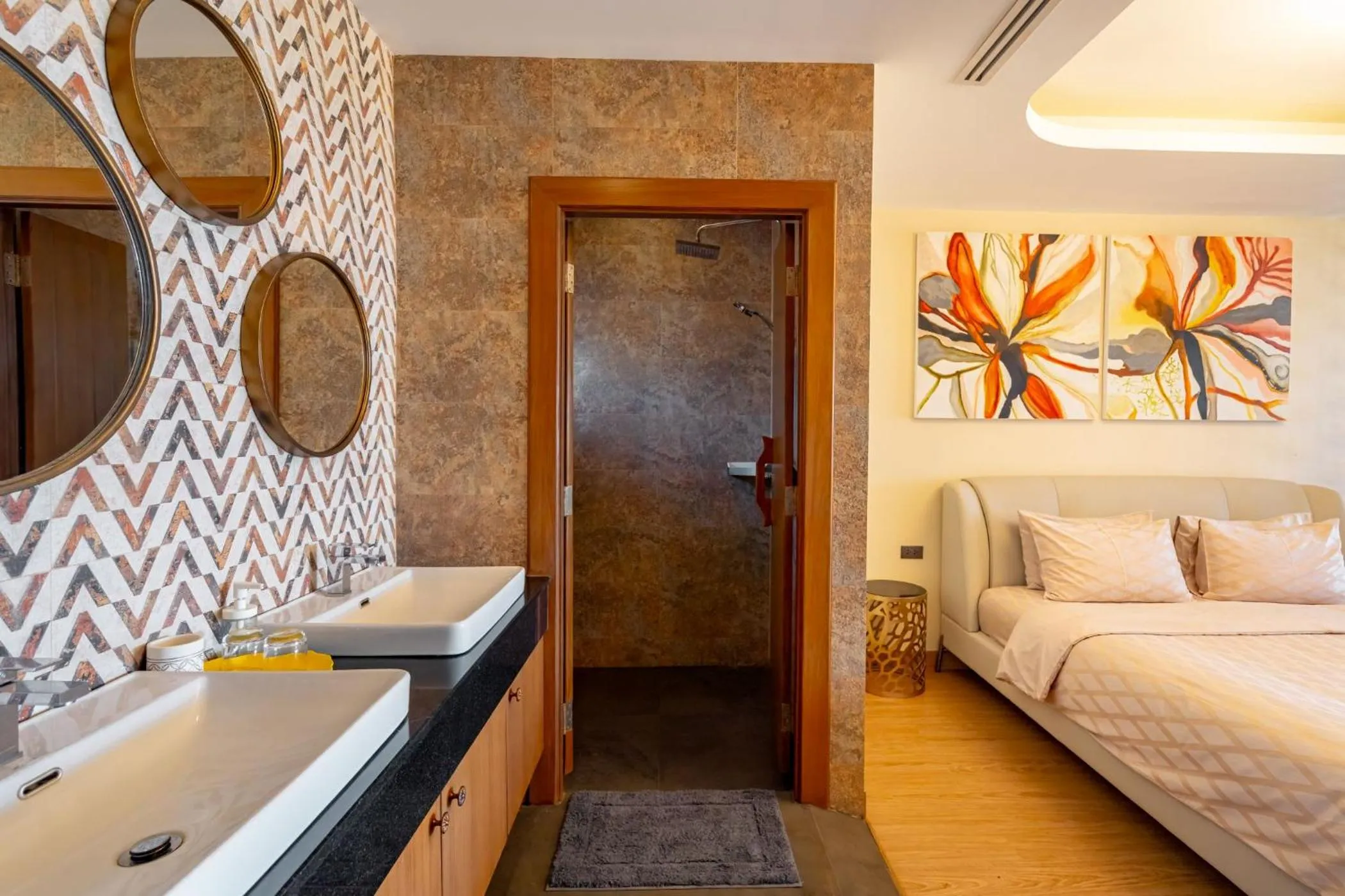 Bathroom, Bed in Ocean Pearl Seaview Residence