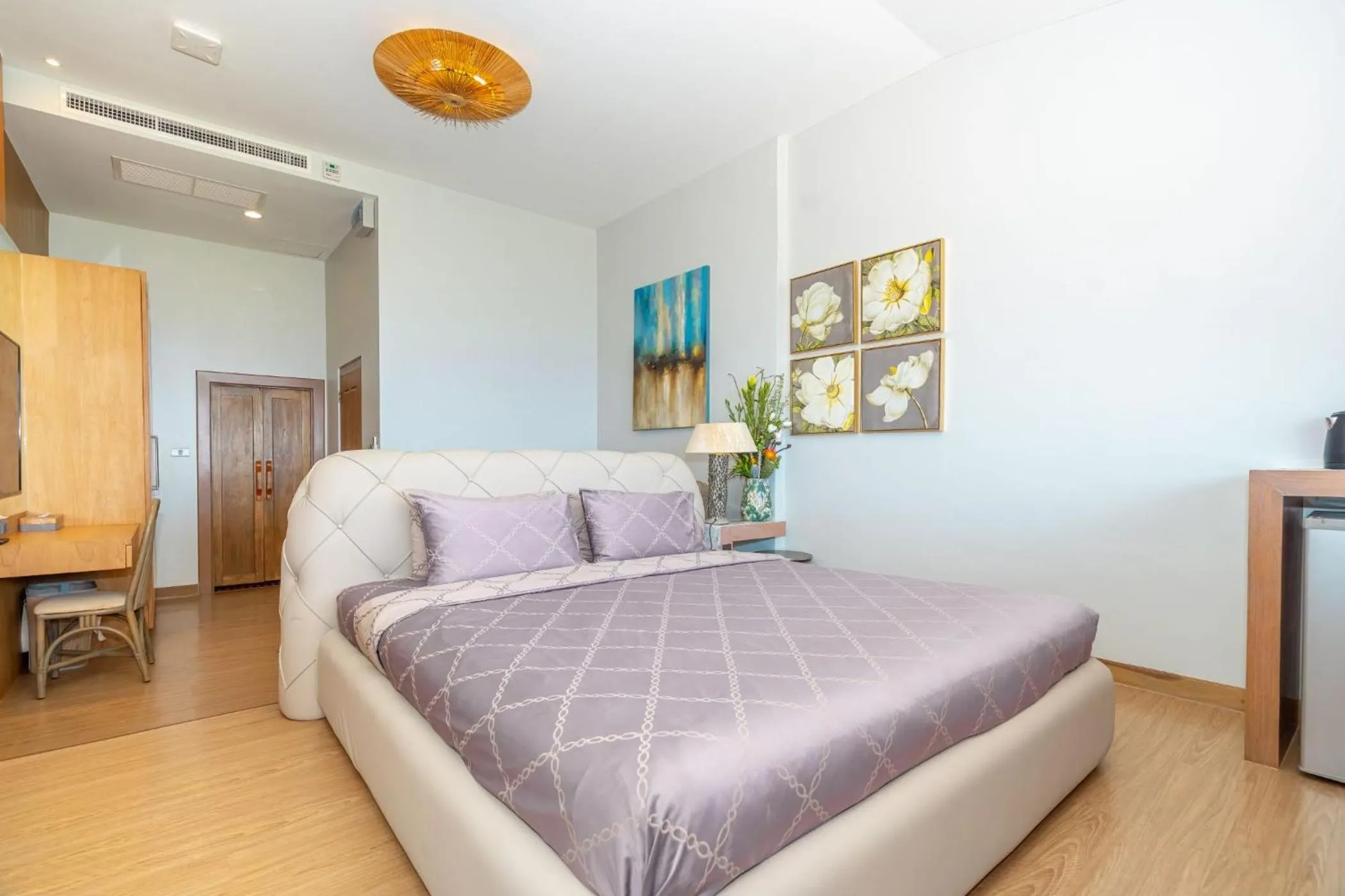 Bed in Ocean Pearl Seaview Residence