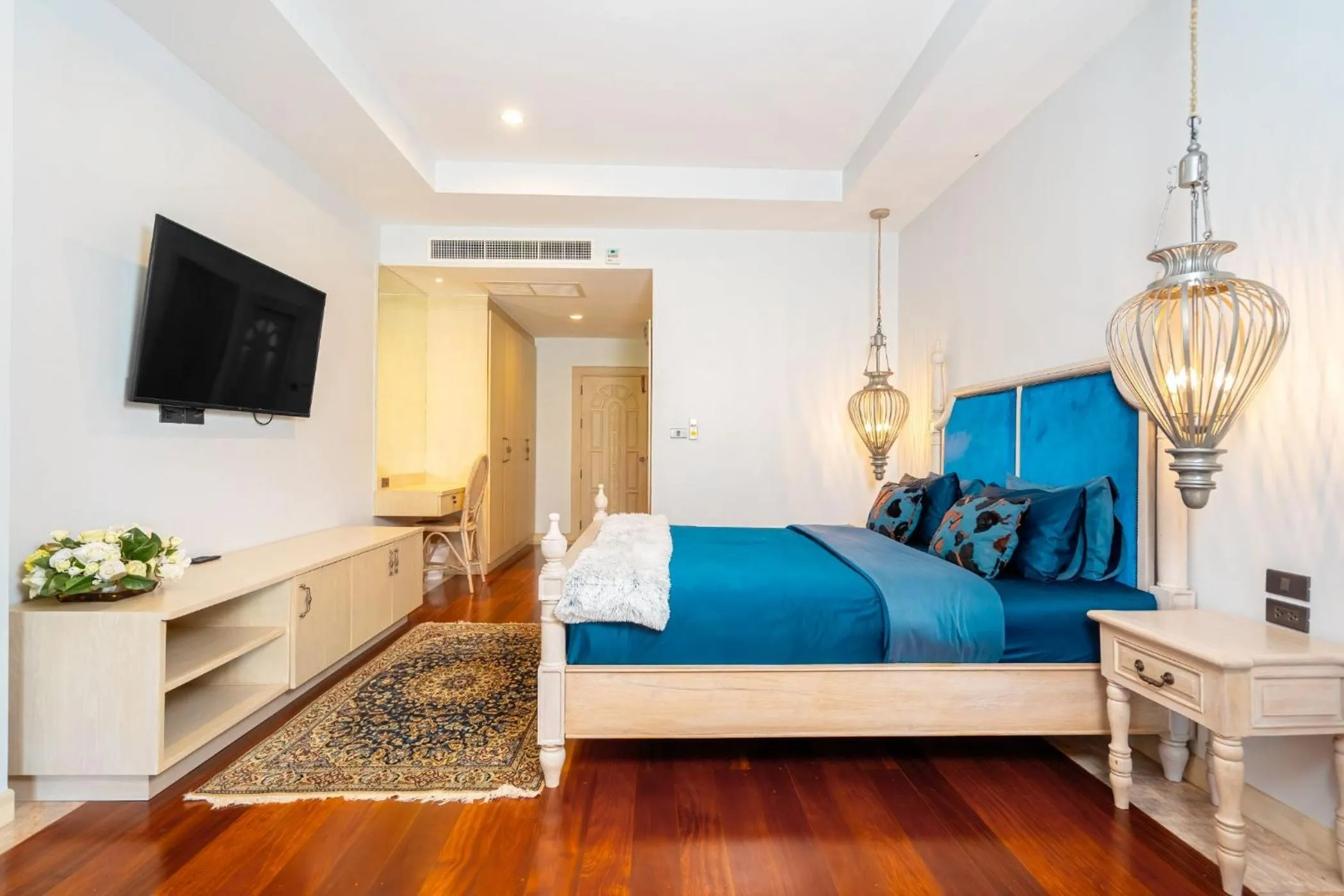 Bed in Ocean Pearl Seaview Residence