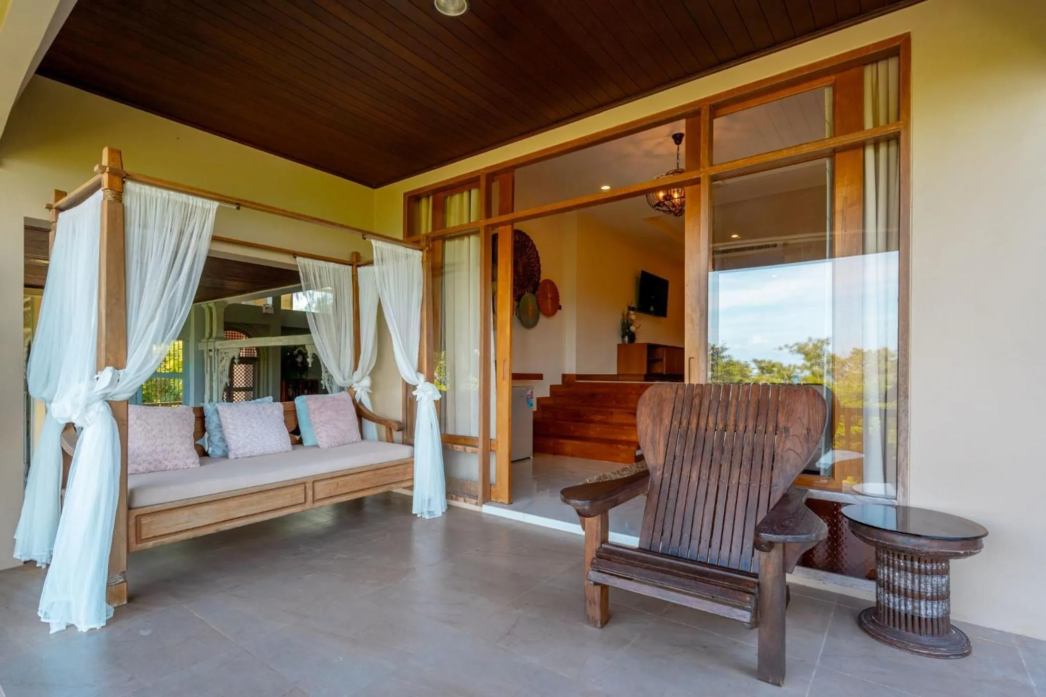 Balcony/Terrace, Bed in Ocean Pearl Seaview Residence