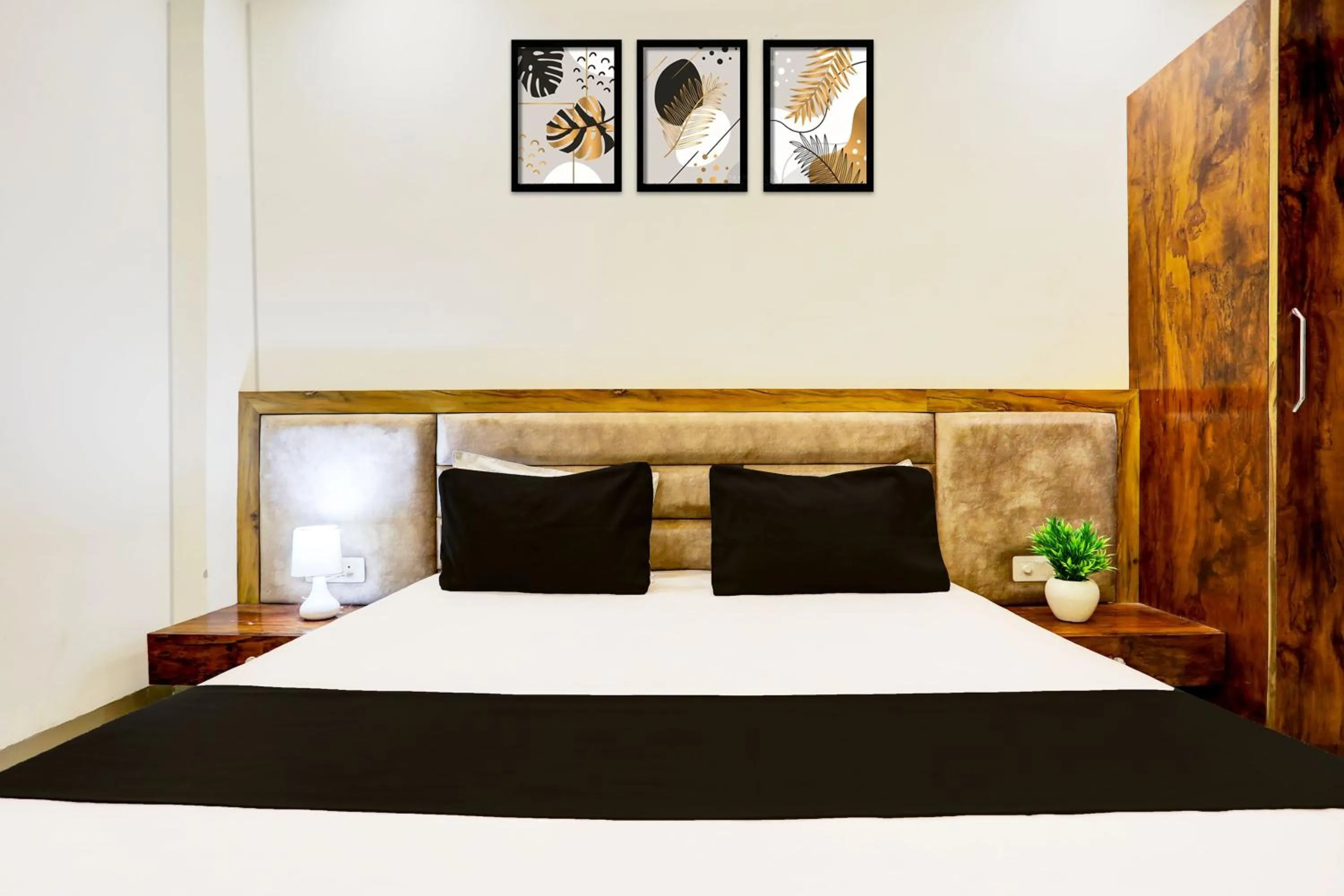 Bedroom, Bed in SPOT ON Hotel Shree Ji