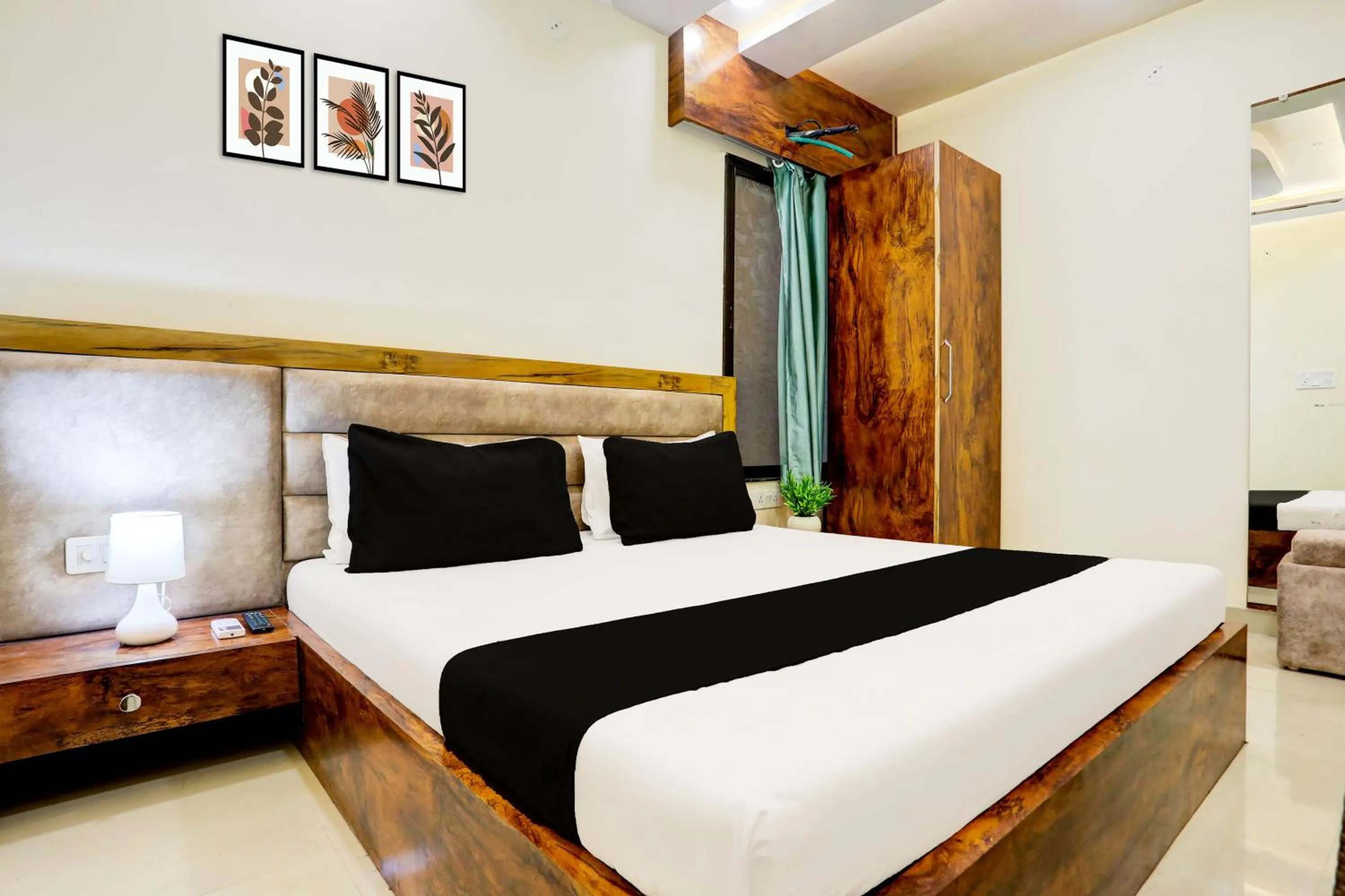 Bedroom, Bed in SPOT ON Hotel Shree Ji