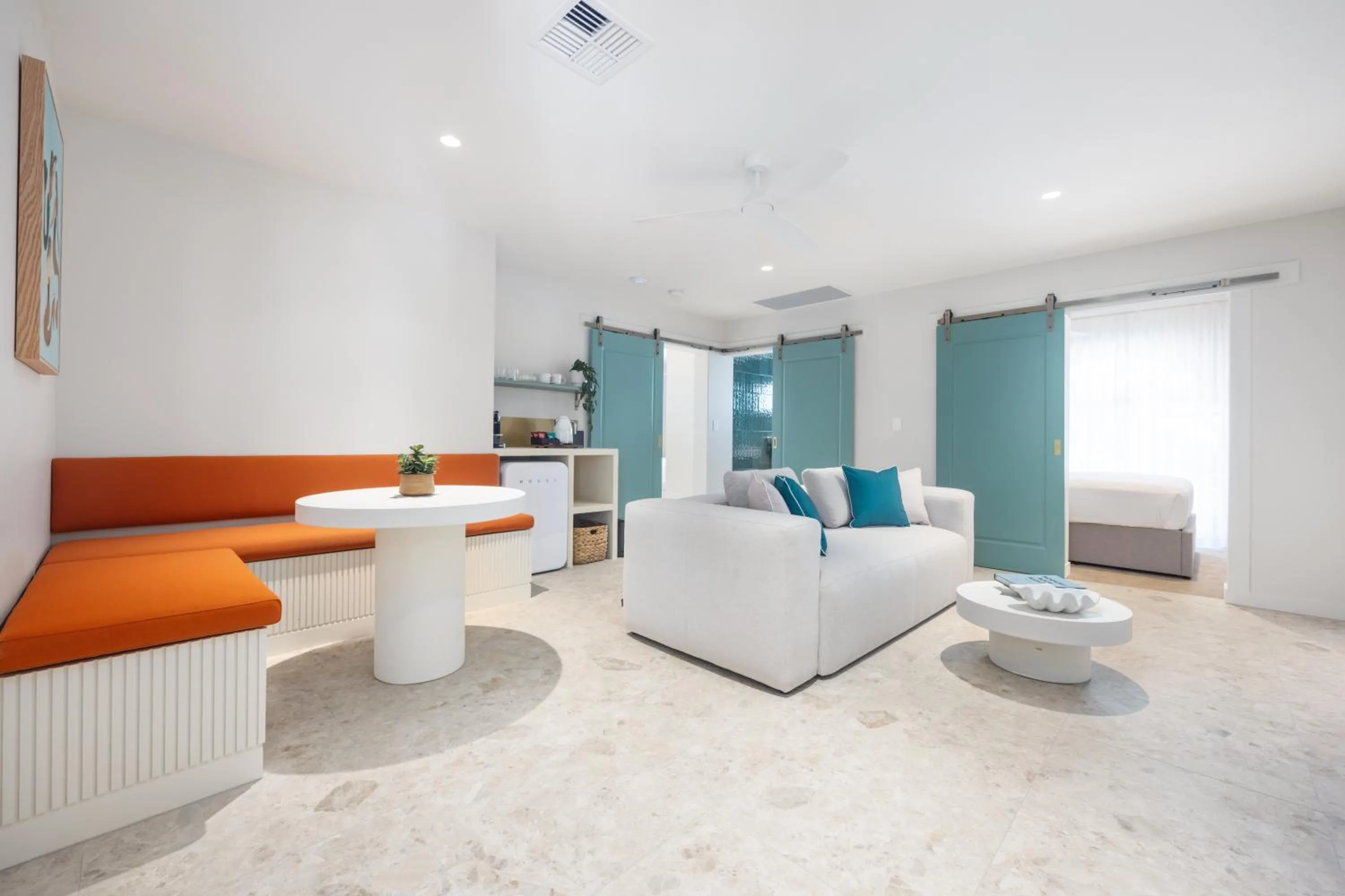 Living room, Bed in The Shores Miami