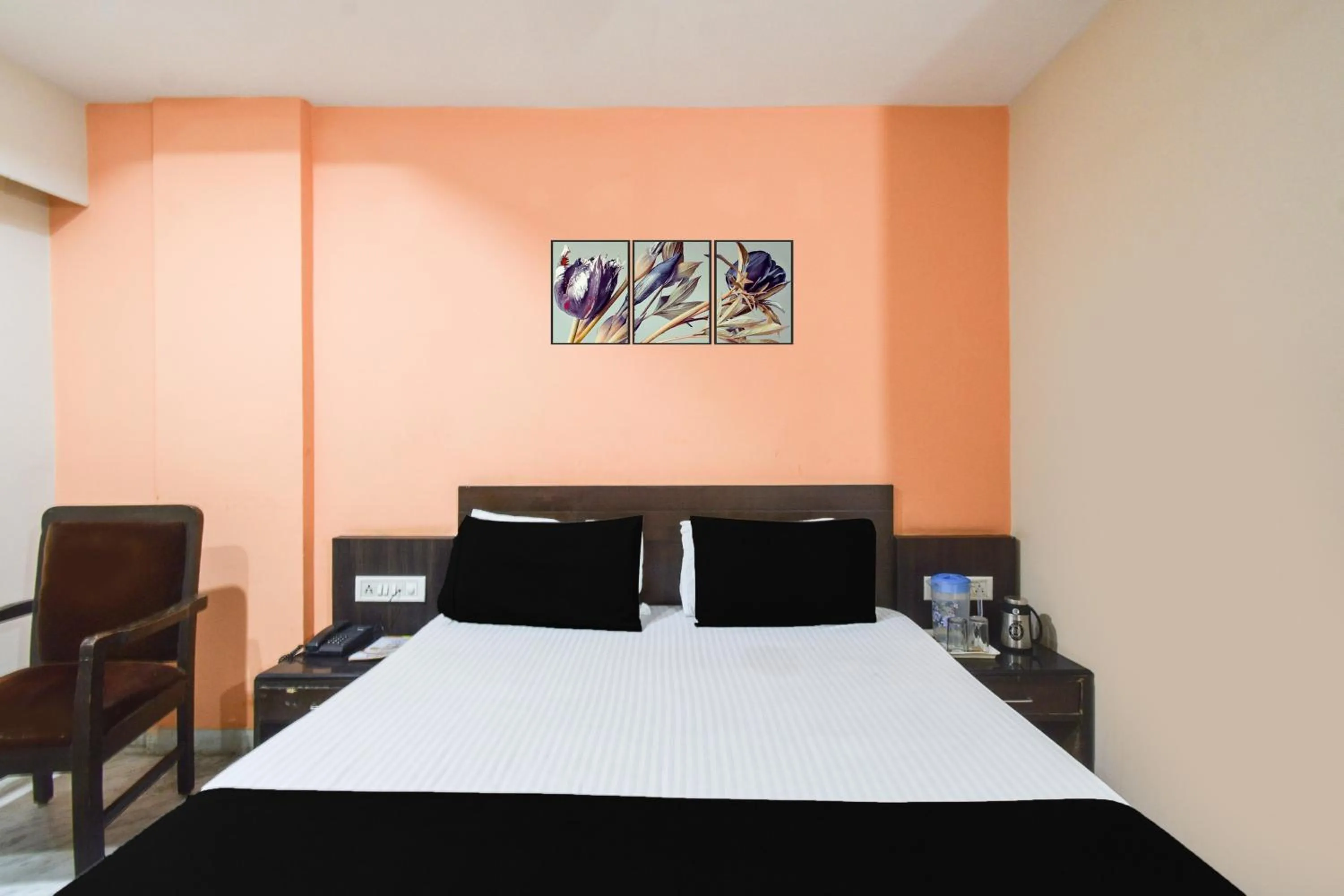 Bedroom, Bed in Townhouse OAK Secunderabad Near Railway Station Formerly Hotel Brahma