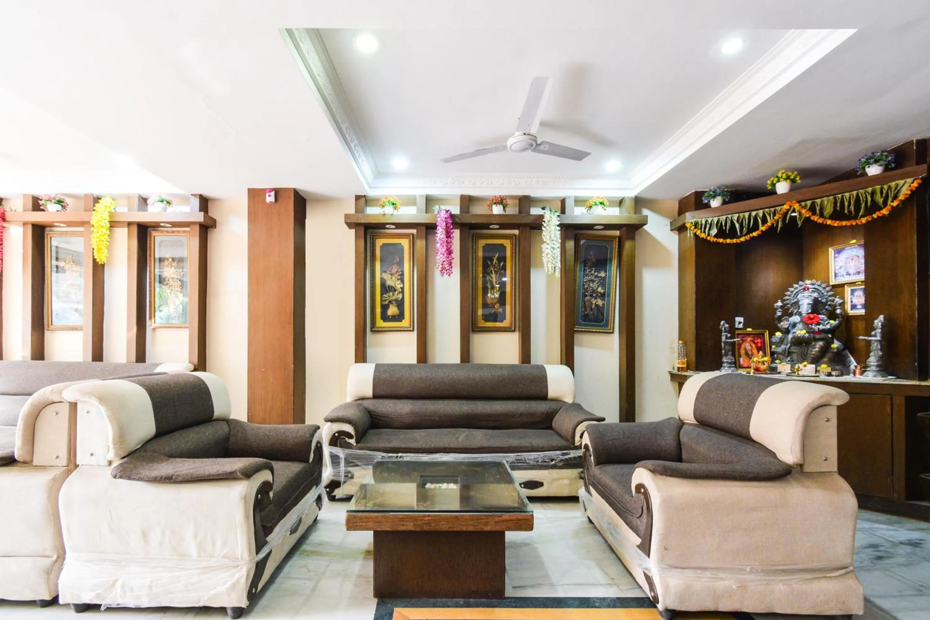 Lobby or reception in Townhouse OAK Secunderabad Near Railway Station Formerly Hotel Brahma