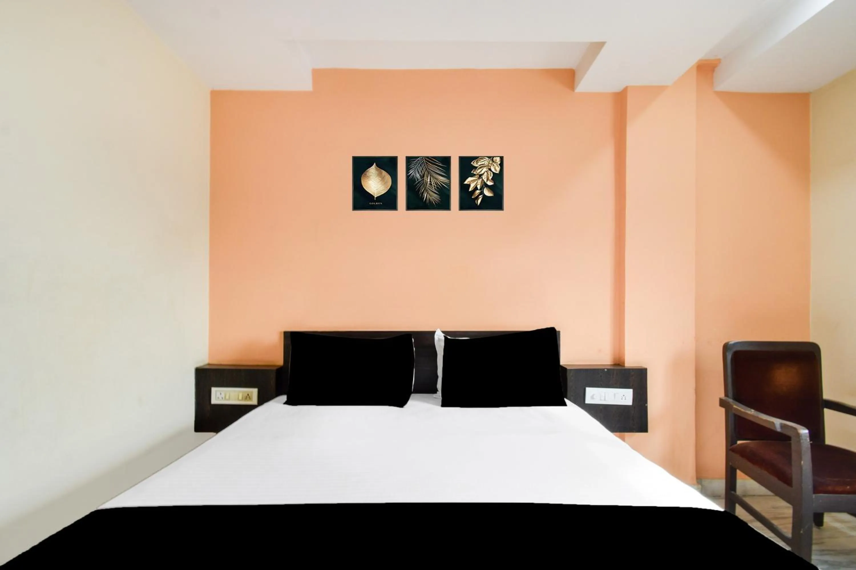 Bedroom, Bed in Townhouse OAK Secunderabad Near Railway Station Formerly Hotel Brahma