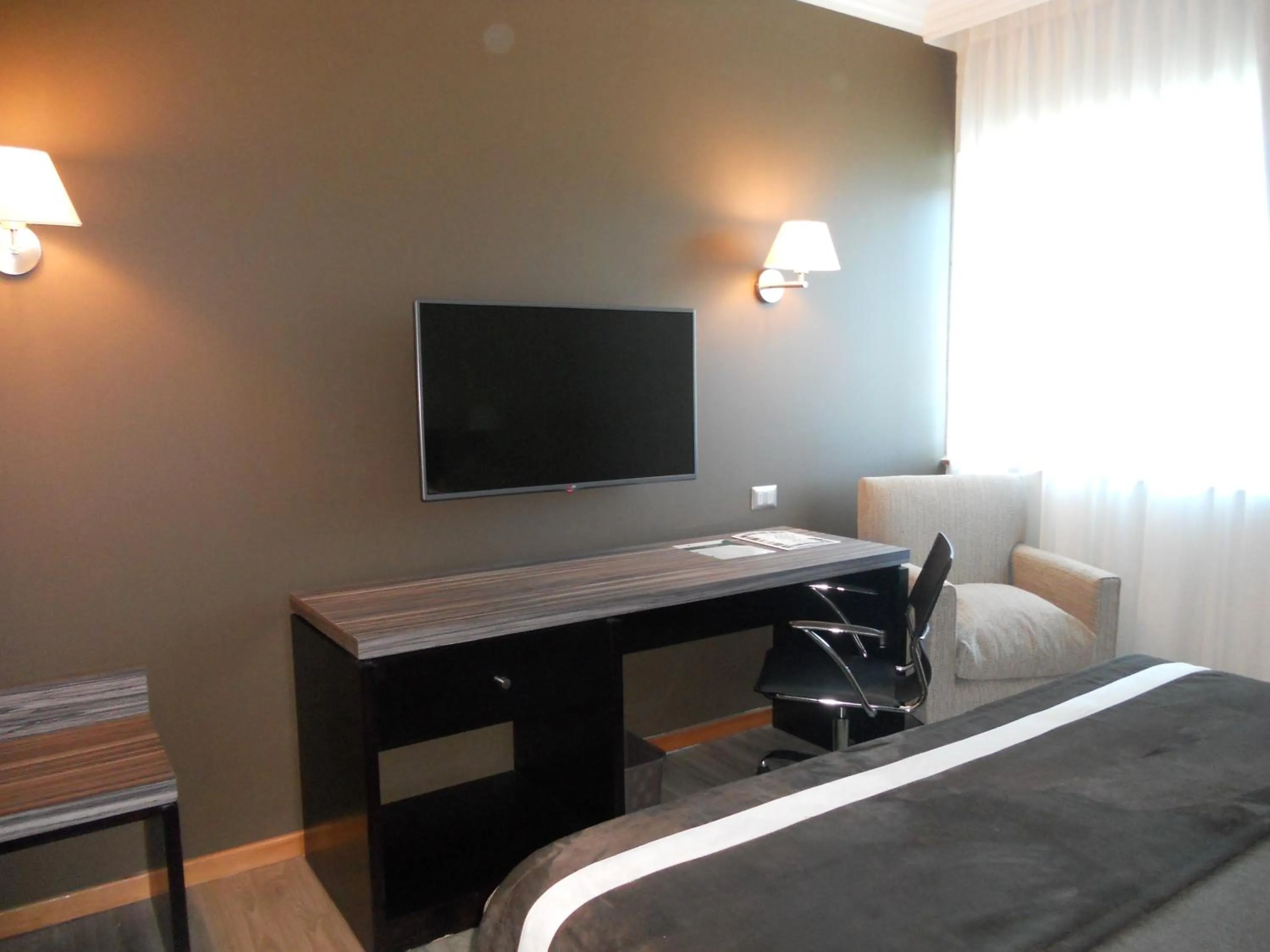 TV and multimedia, Bed in Hotel Diego de Almagro Chillan