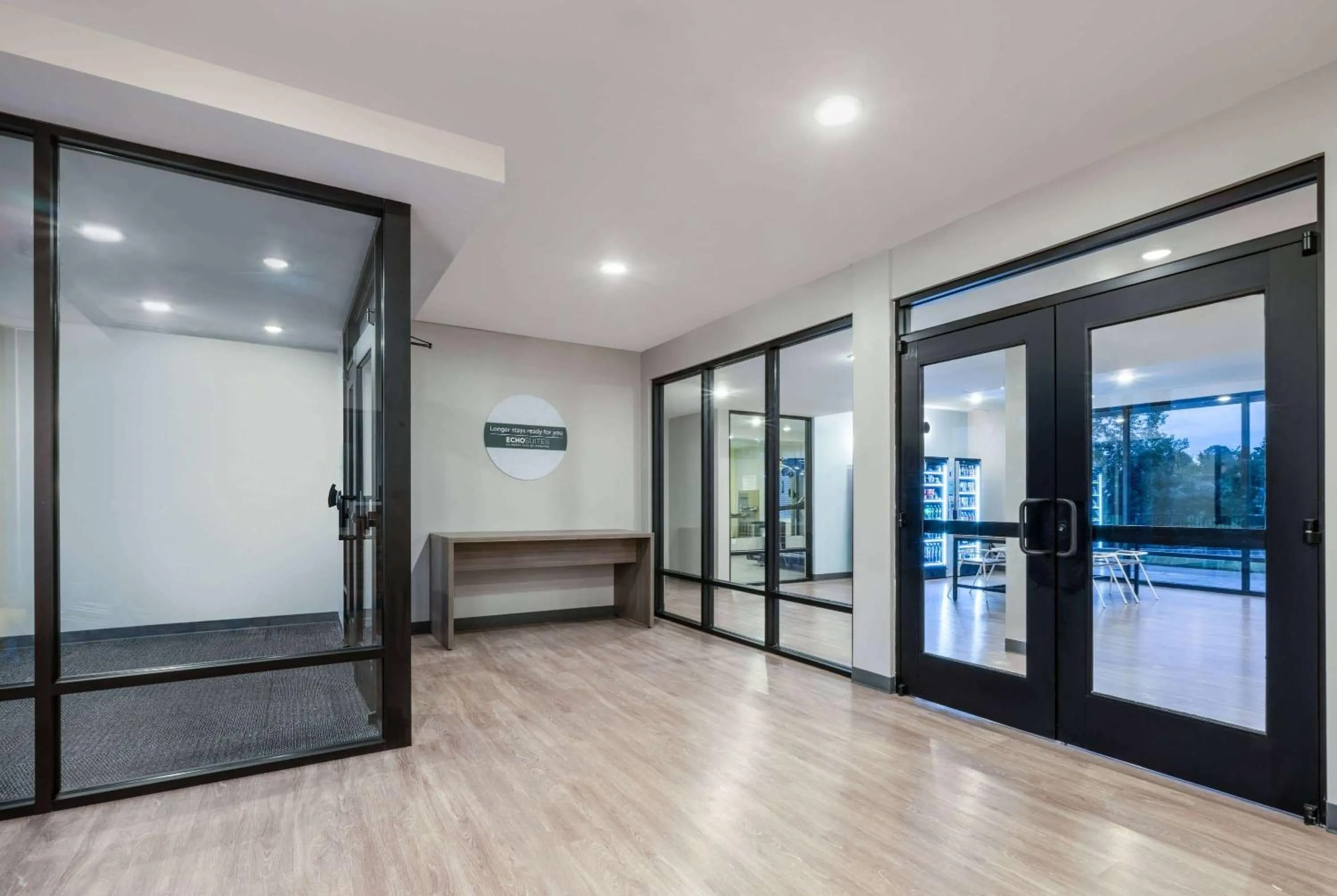Lobby or reception in ECHO Suites Extended Stay by Wyndham Nashville/ Gallatin