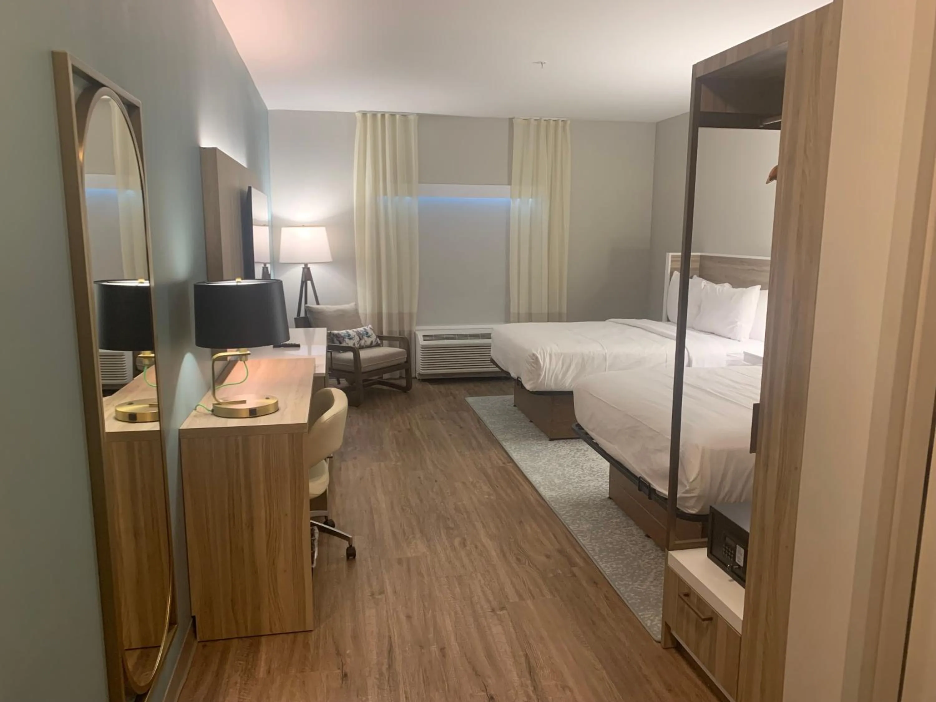 Bedroom, Bed in Wyndham Garden Tampa Fairgrounds/Casino