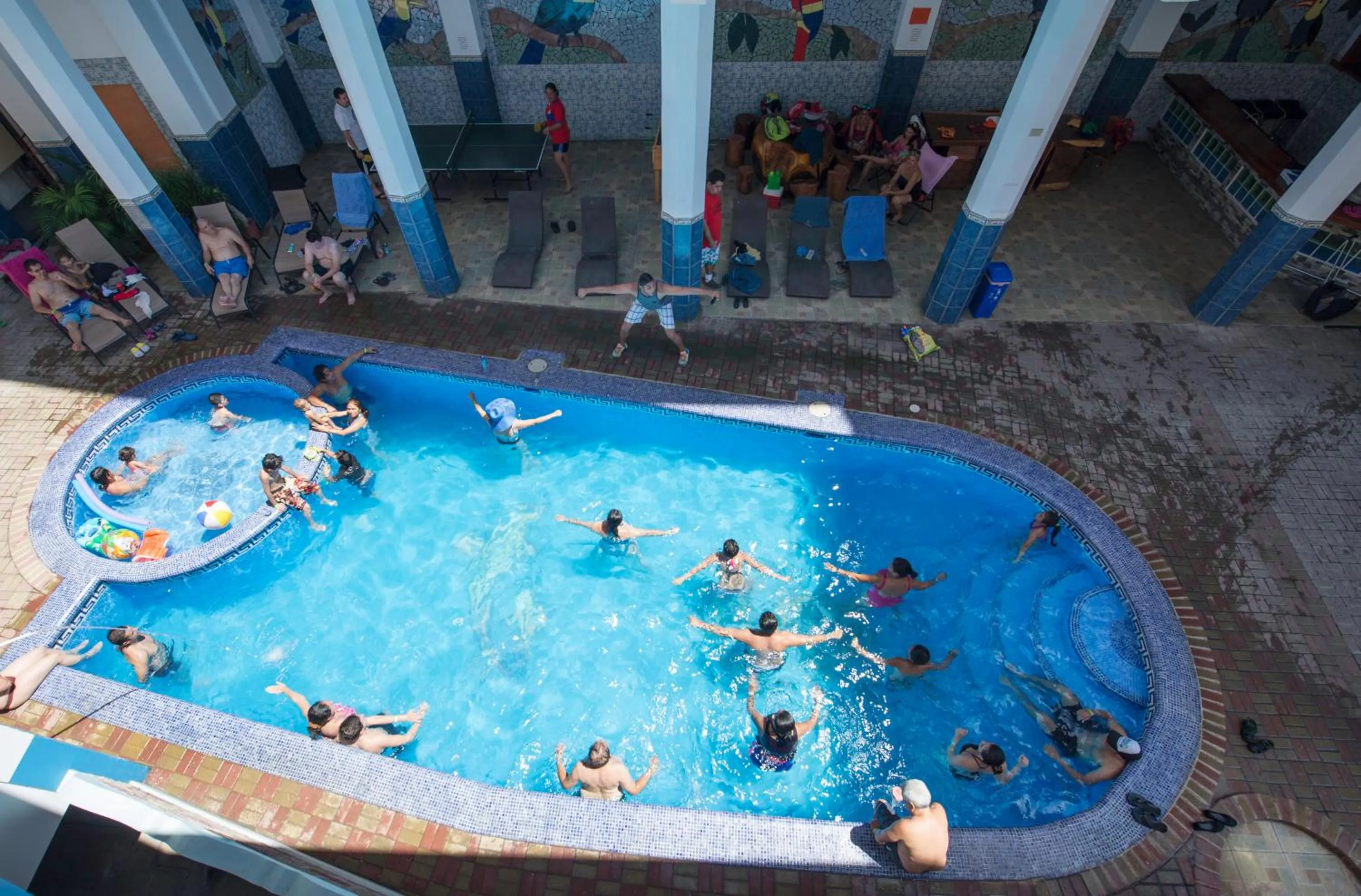 Swimming pool in Hotel Puntarenas Beach