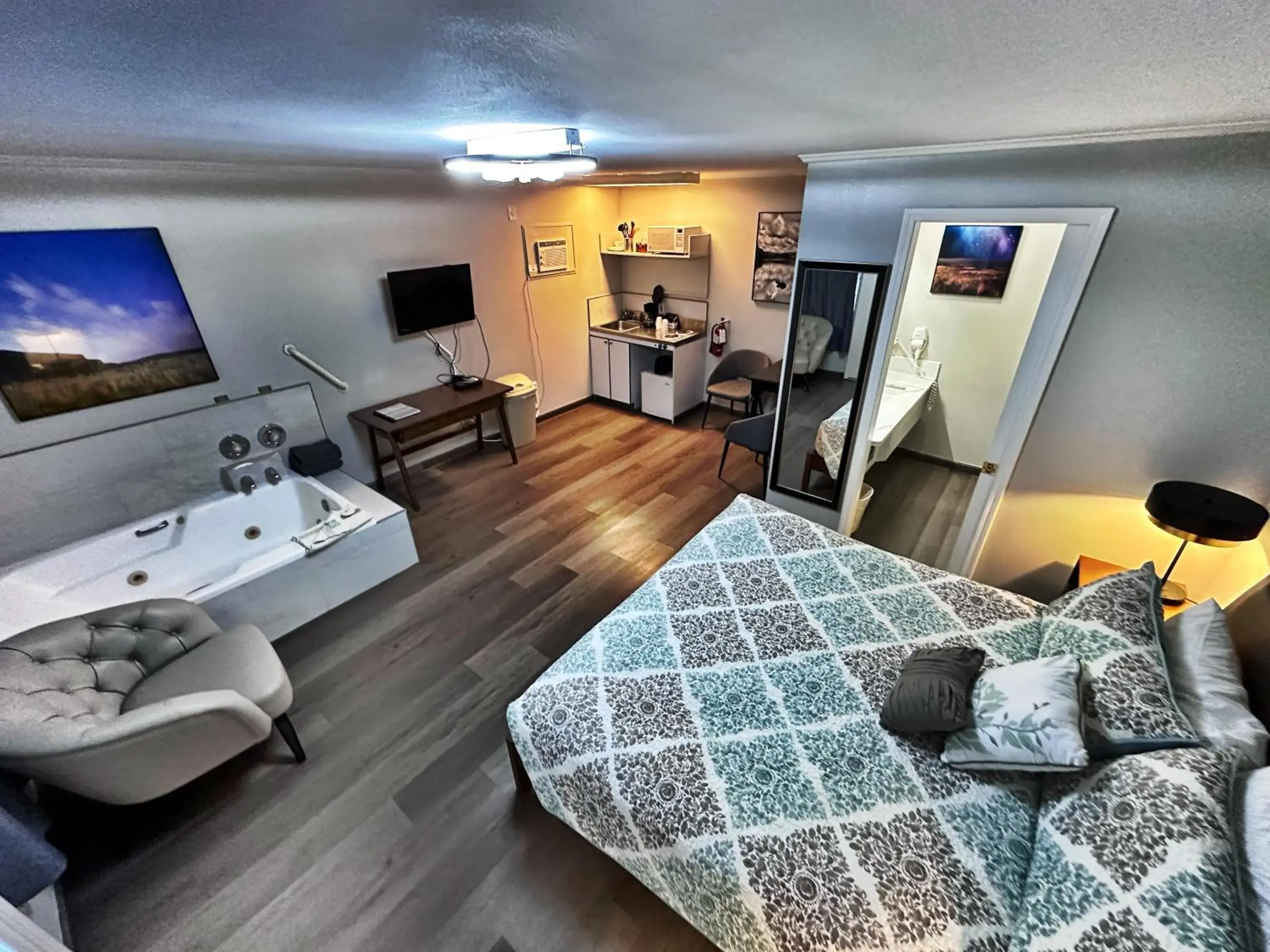 Deluxe King Studio in Soap Lake Natural Spa & Resort Deluxe King Studio in Soap Lake Natural Spa & Resort