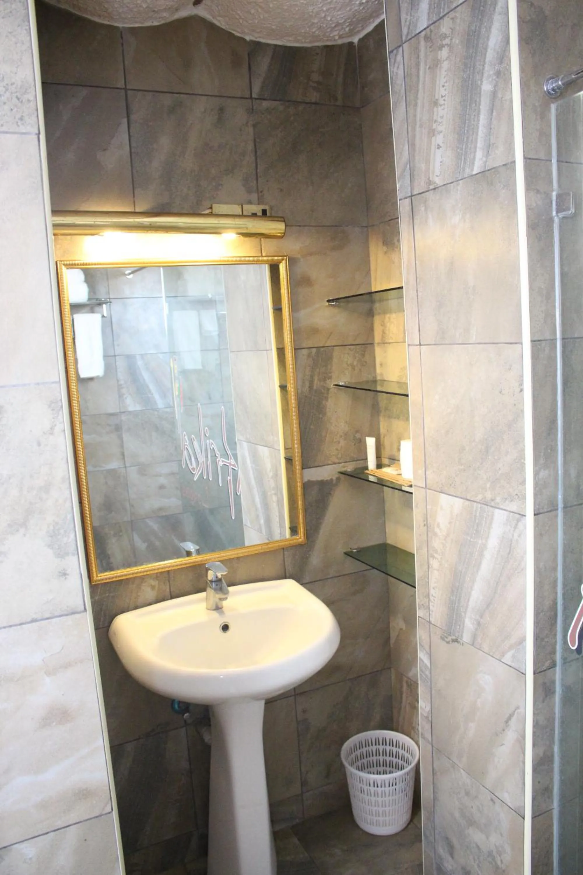 Bathroom in Afrika Lodges