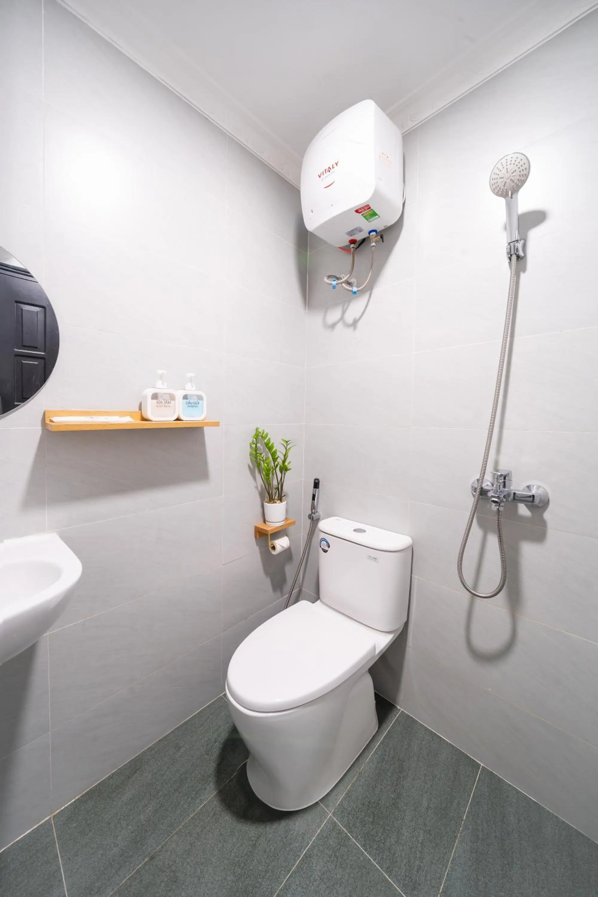 Shower in Mint Airport Central Hotel Danang By Haviland