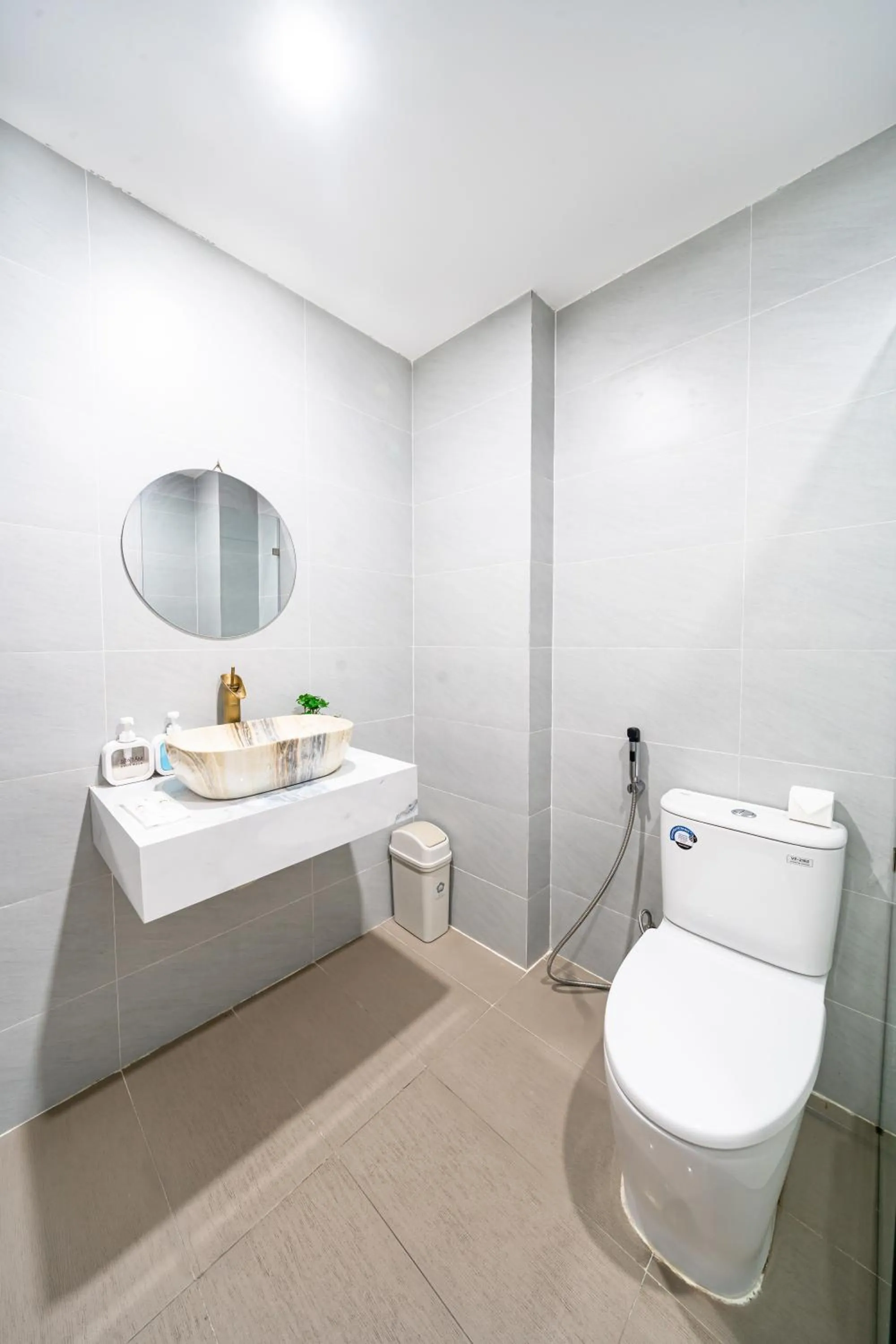 Toilet in Mint Airport Central Hotel Danang By Haviland