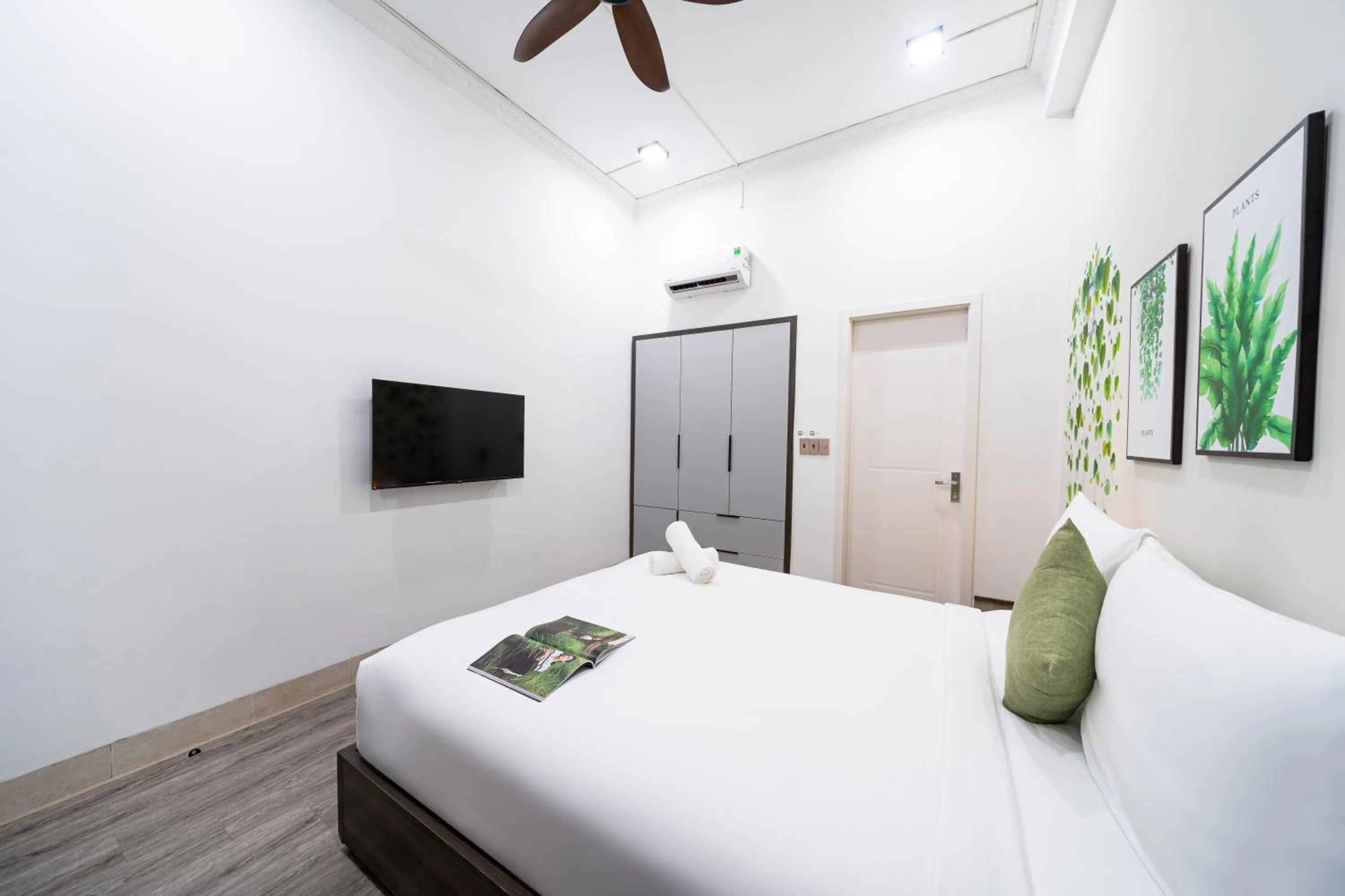 Bedroom, Bed in Mint Airport Central Hotel Danang By Haviland