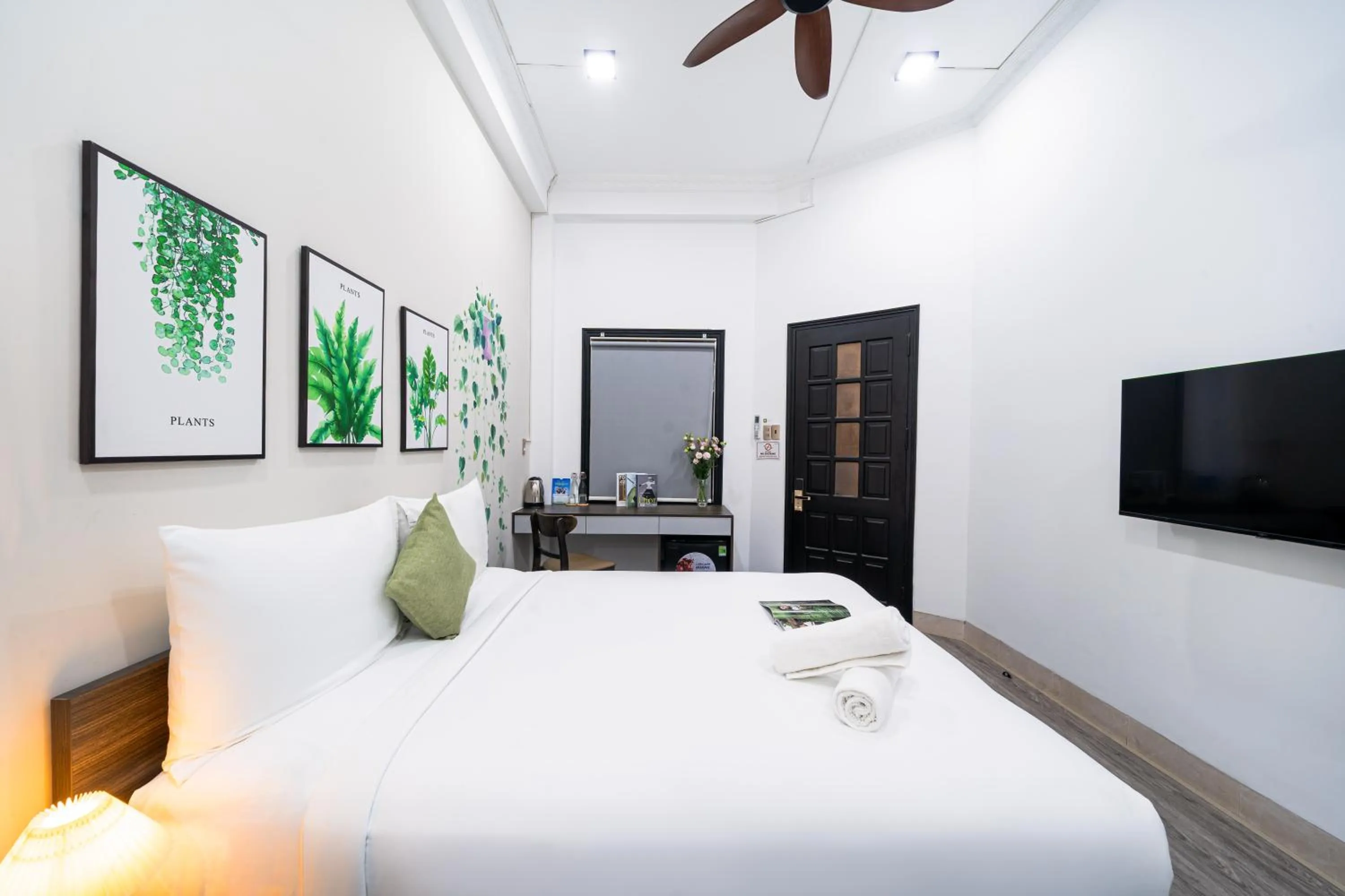 Bedroom, Bed in Mint Airport Central Hotel Danang By Haviland