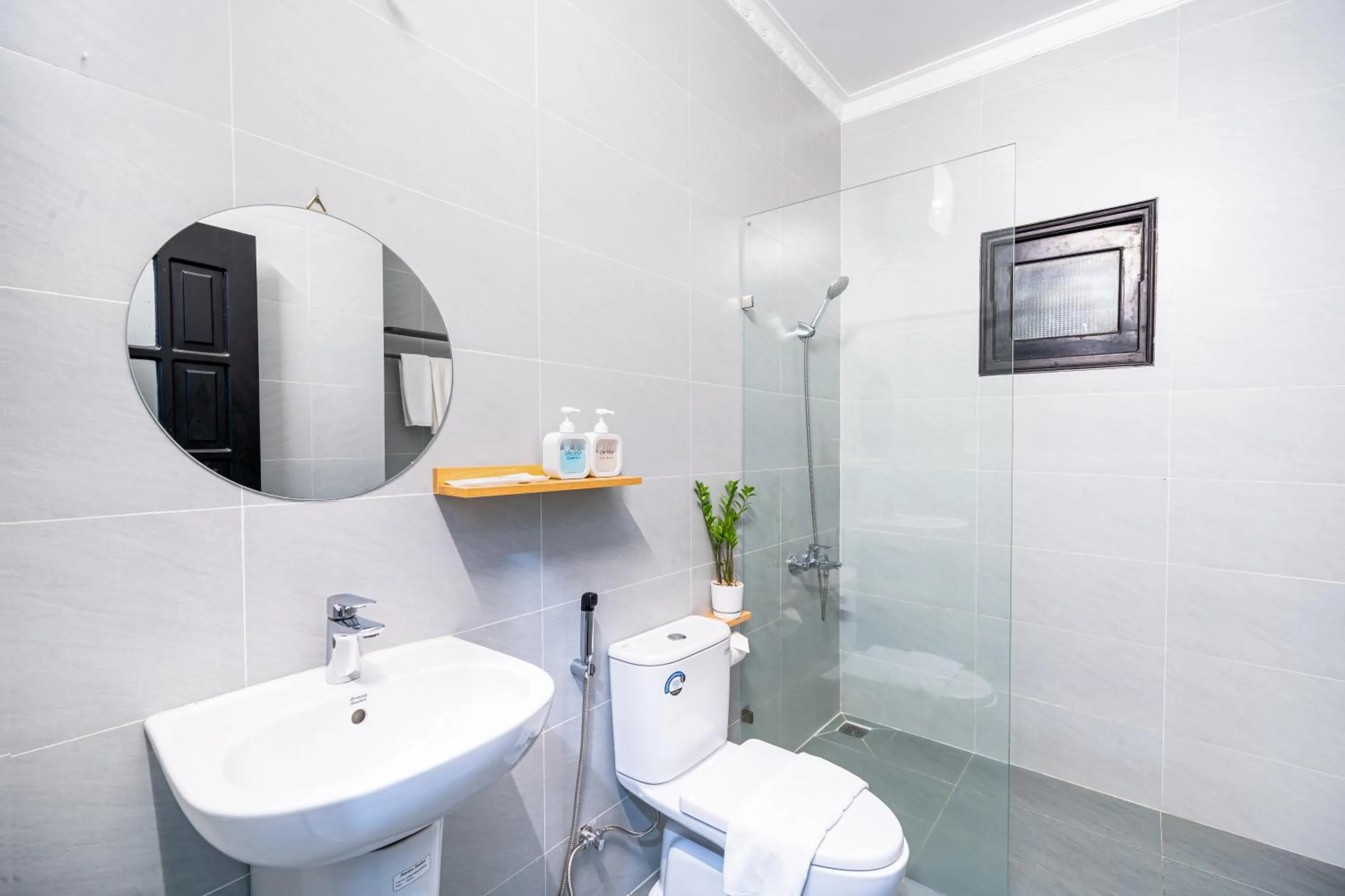 Shower in Mint Airport Central Hotel Danang By Haviland