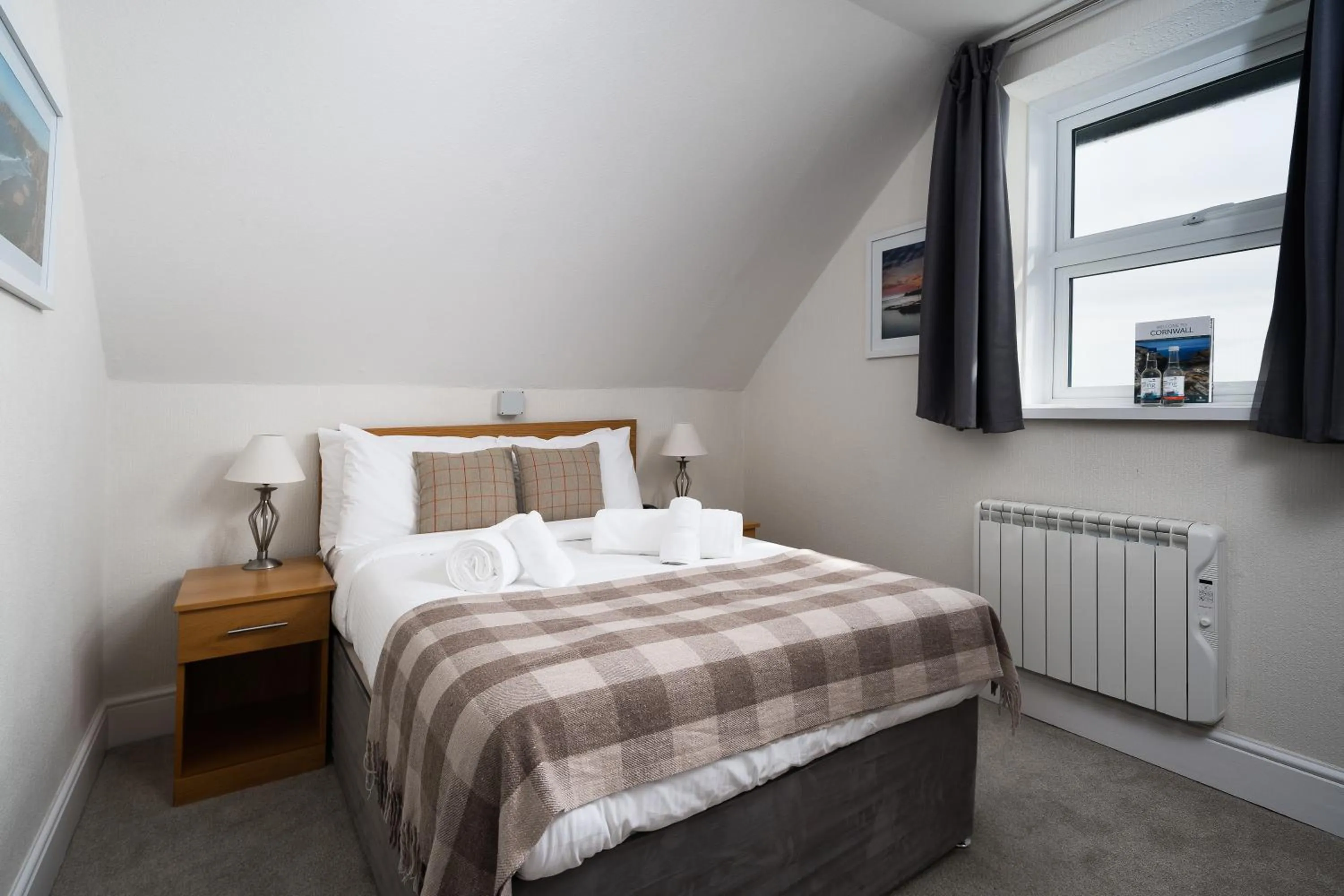 Bedroom, Bed in The Land's End Hotel